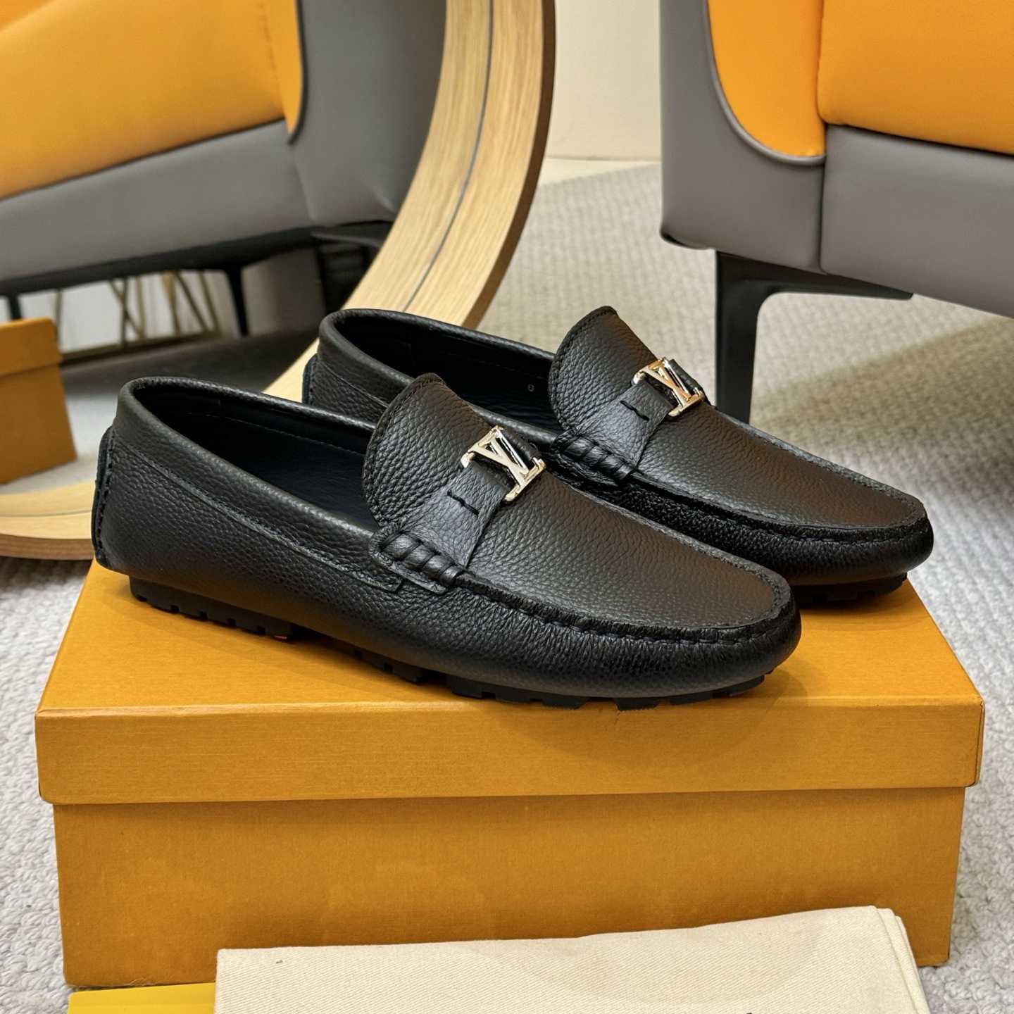 Louis Vuitton LV Silverstone Moccasin - EUR FASHION
