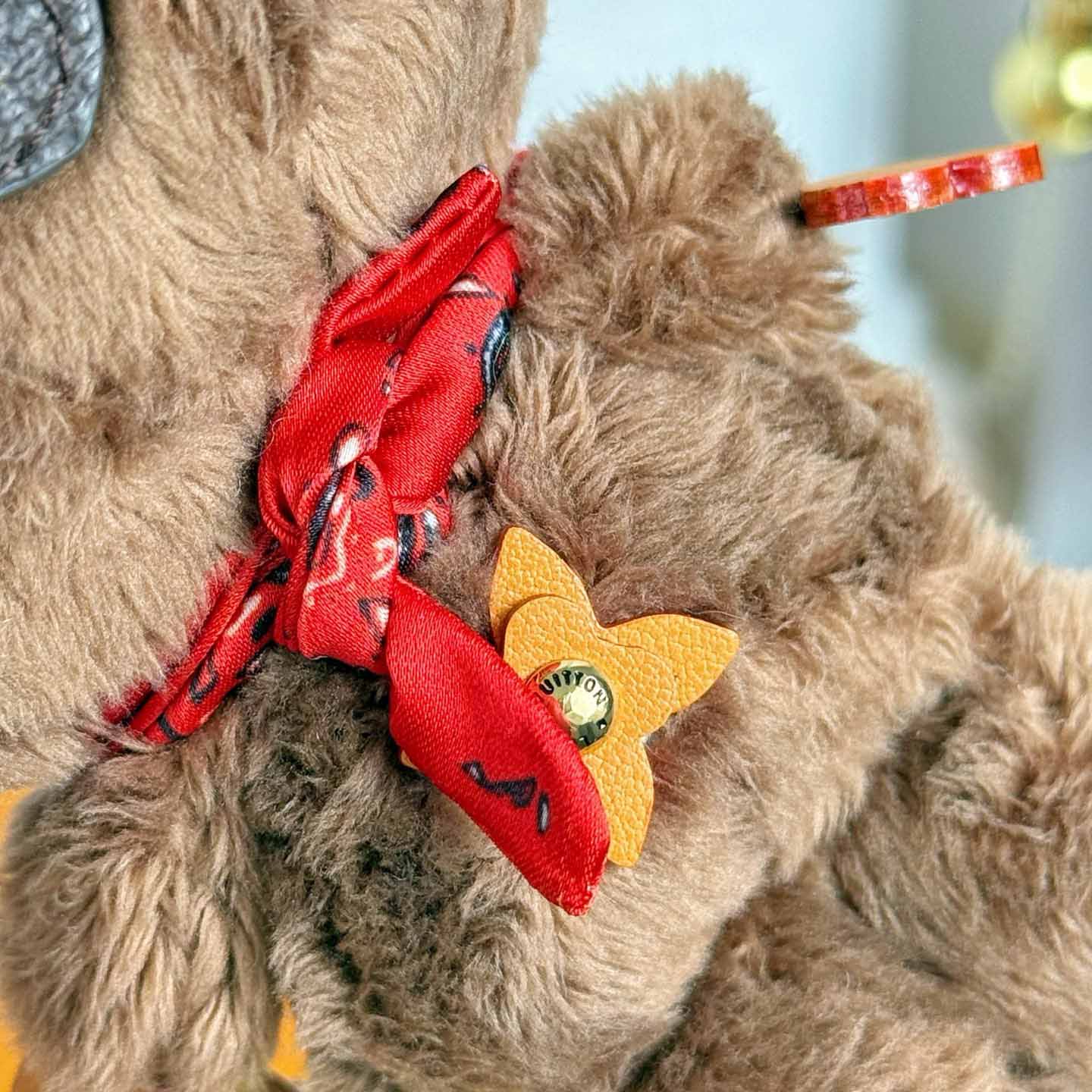 Louis Vuitton LV Louis Bear Bag Charm   M03176 - EUR FASHION