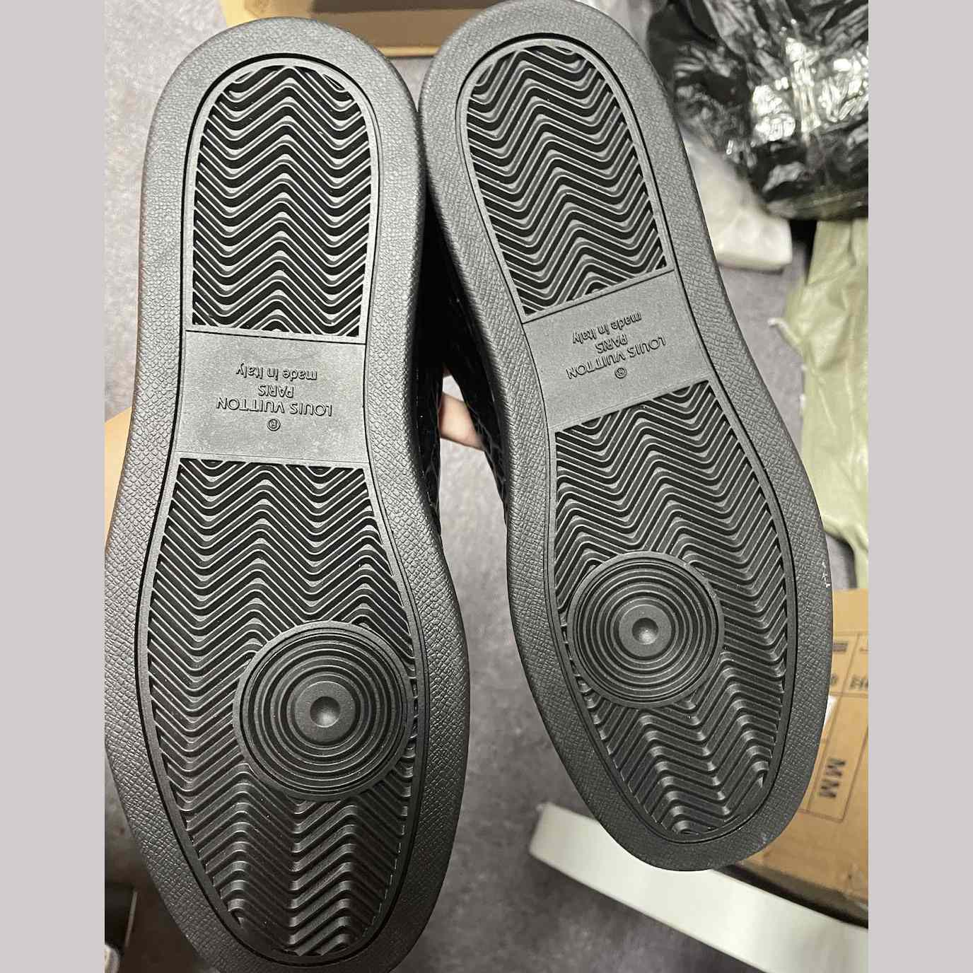 Louis Vuitton Rivoli Sneaker   1AARHT - EUR FASHION