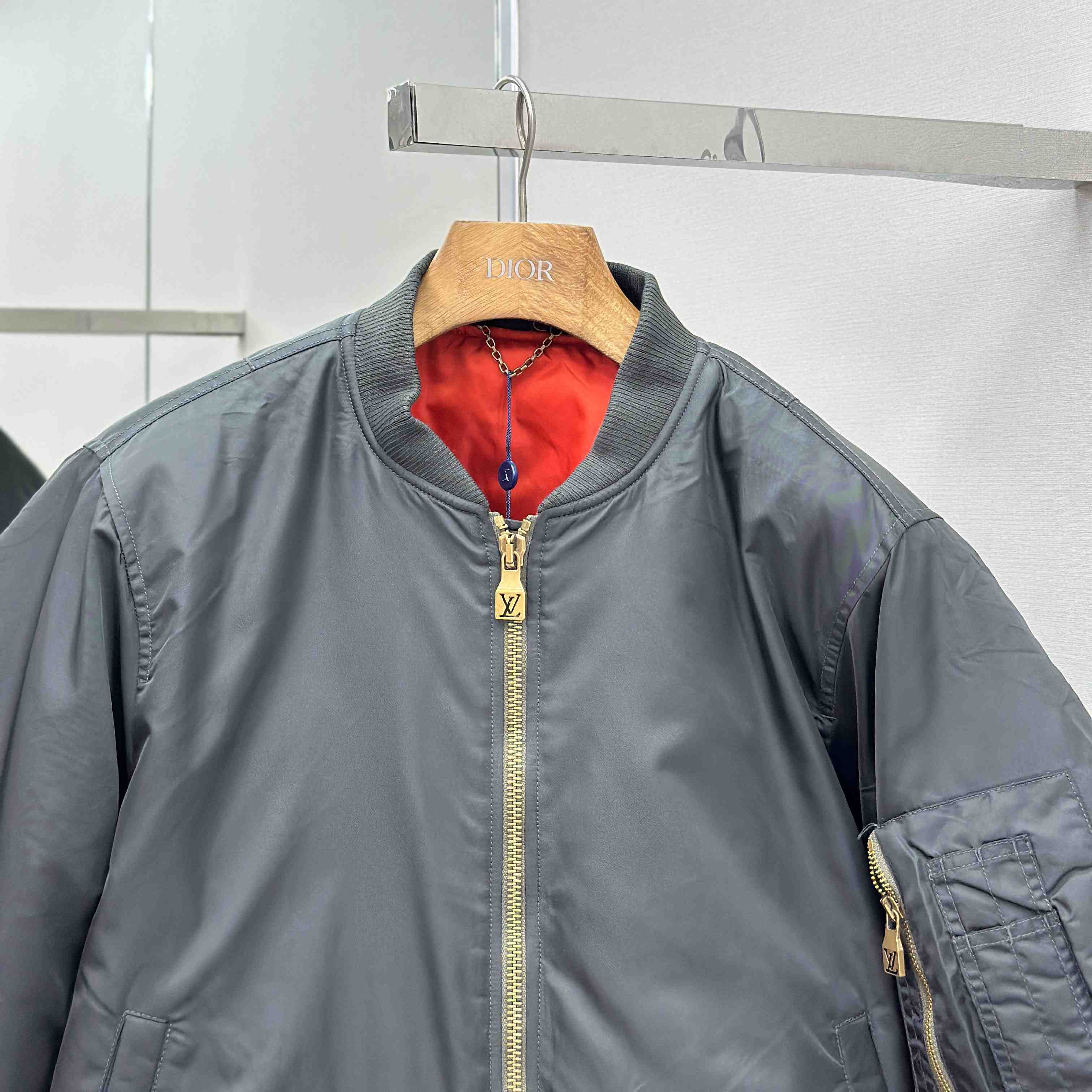 Louis Vuitton Cropped Bomber   1AIMS2 - EUR FASHION