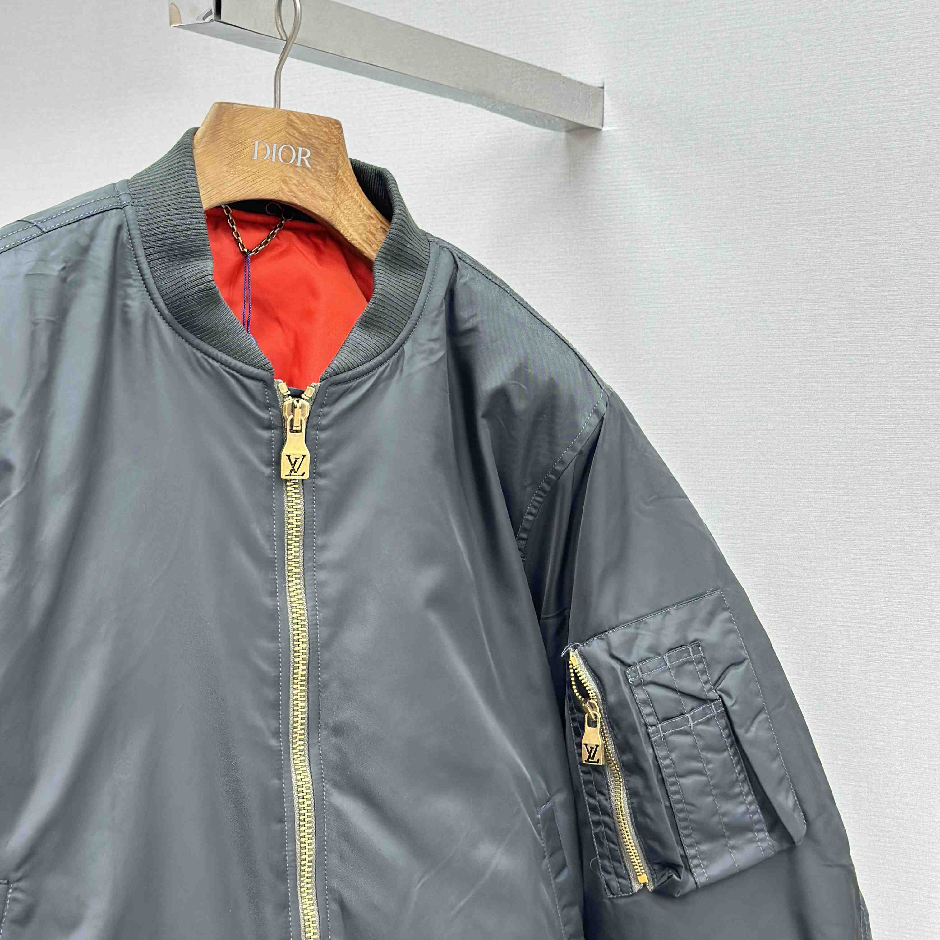 Louis Vuitton Cropped Bomber   1AIMS2 - EUR FASHION