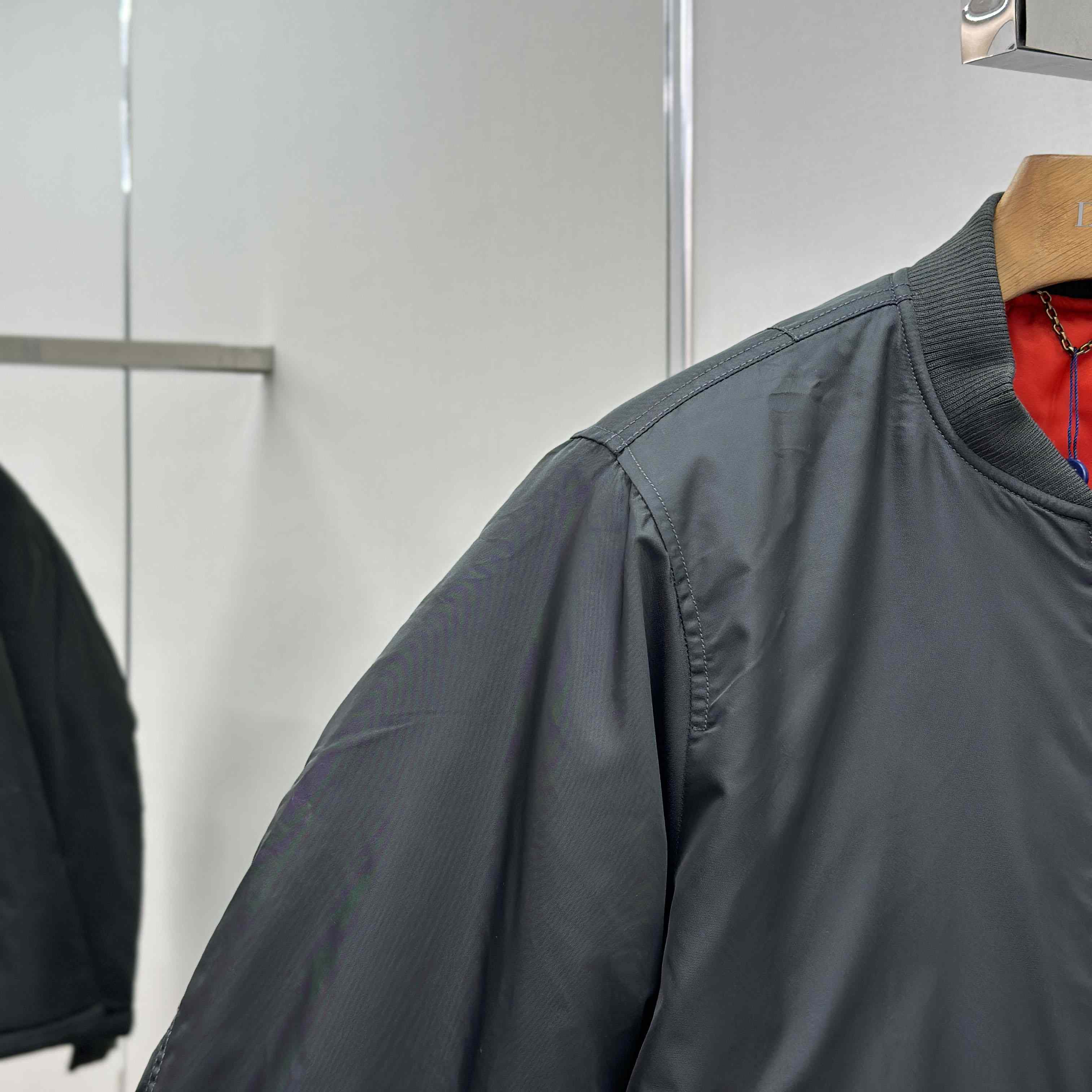 Louis Vuitton Cropped Bomber   1AIMS2 - EUR FASHION
