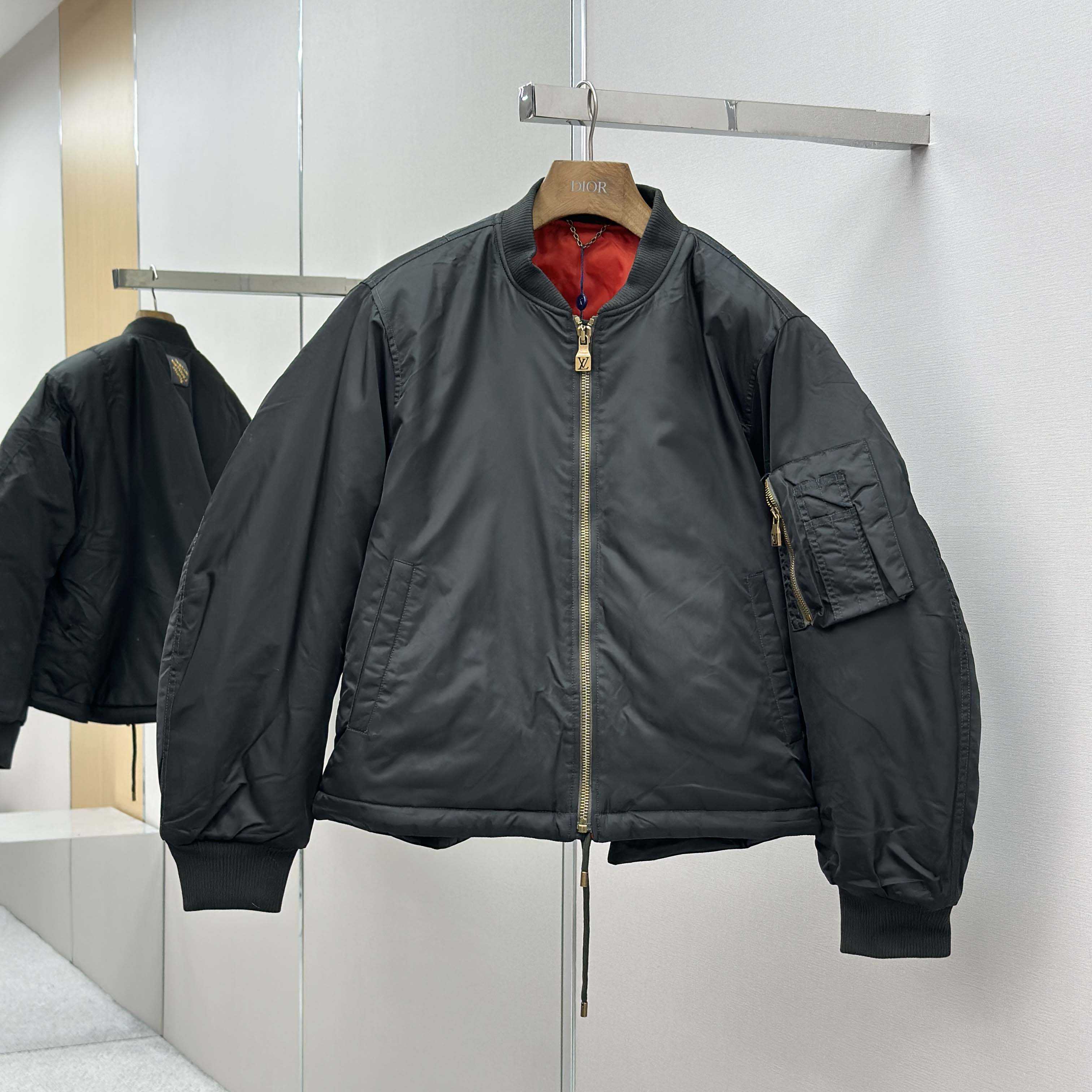 Louis Vuitton Cropped Bomber   1AIMS2 - EUR FASHION