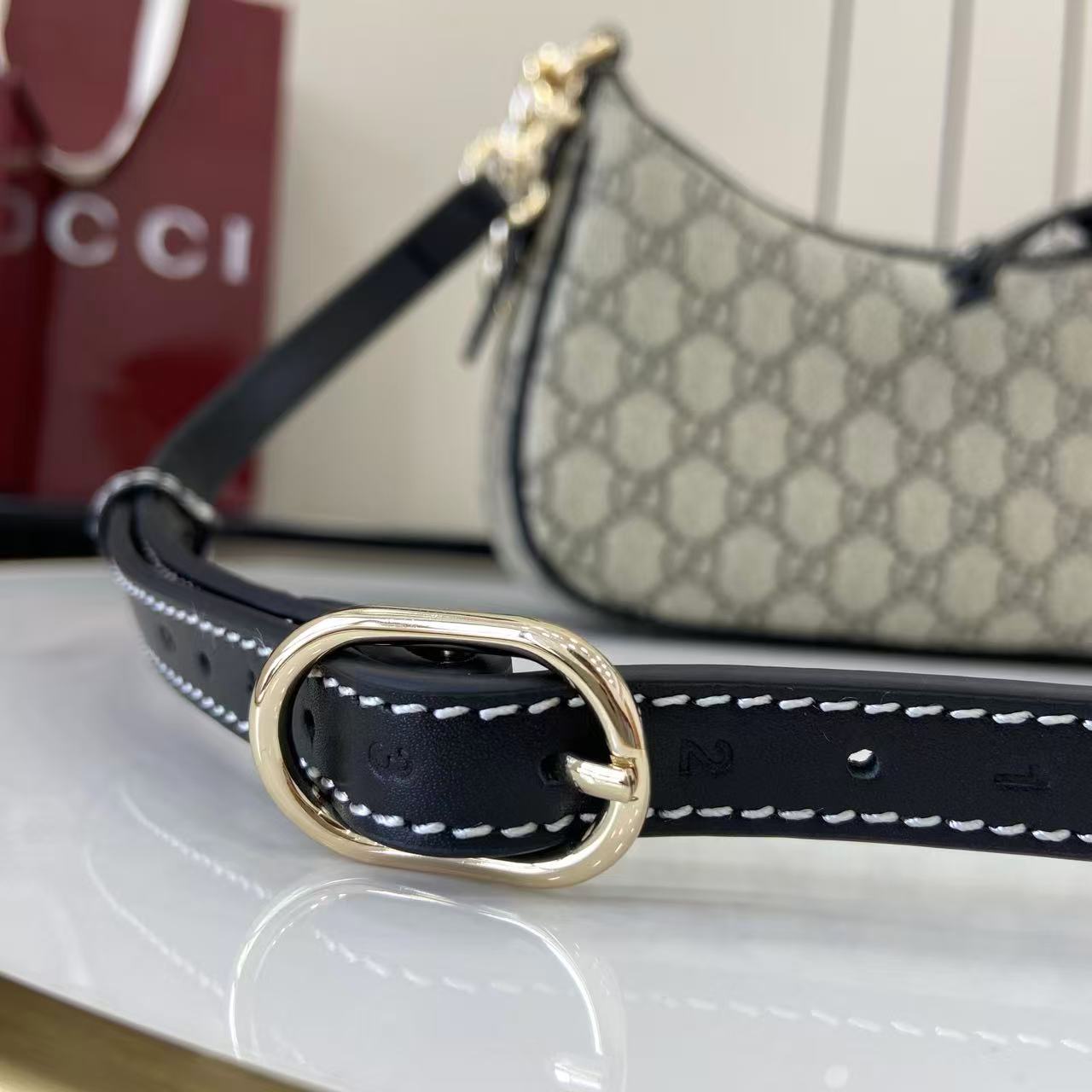 Gucci GG Emblem Small Shoulder Bag - EUR FASHION