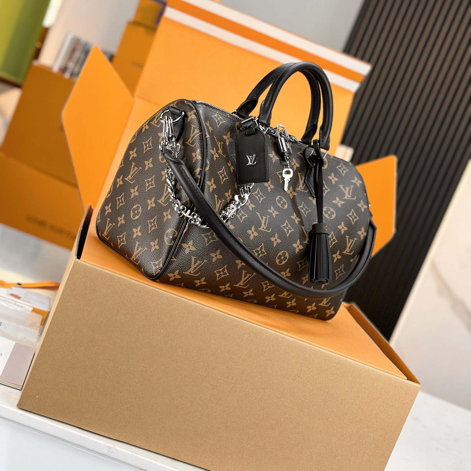 Louis Vuitton Speedy Soft 30 Dark   M12243 - EUR FASHION