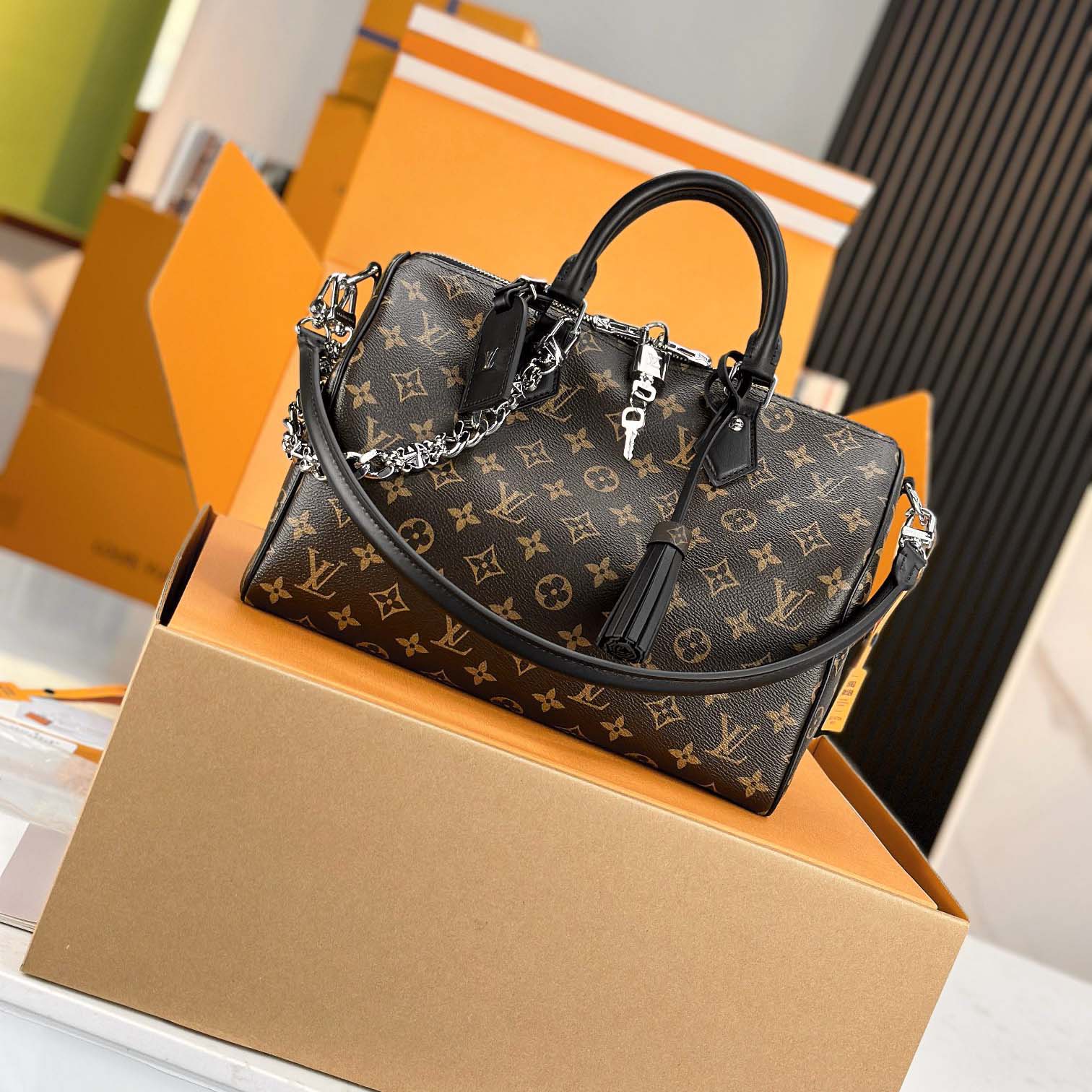 Louis Vuitton Speedy Soft 30 Dark   M12243 - EUR FASHION