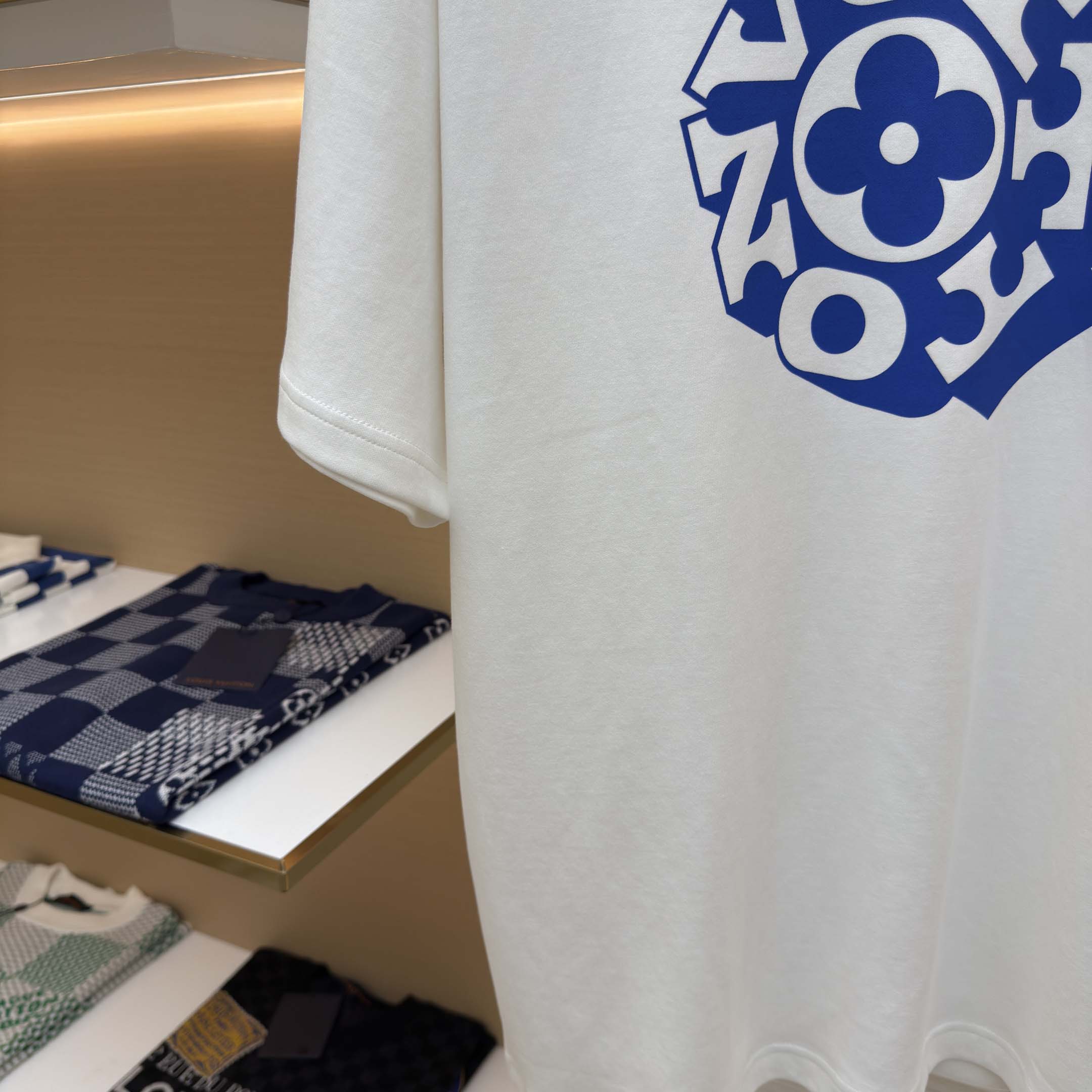 Louis Vuitton Printed Signature T-Shirt - EUR FASHION