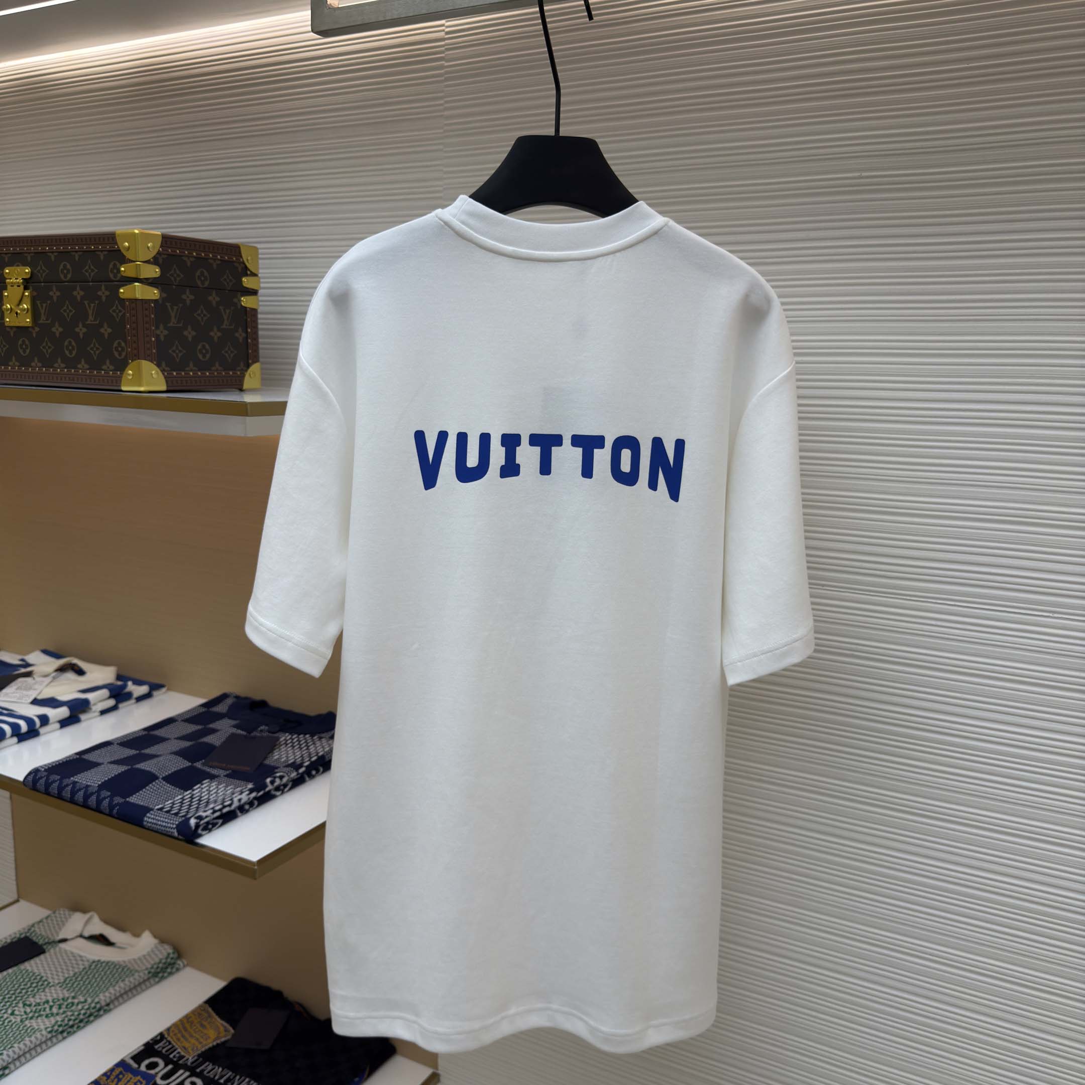Louis Vuitton Printed Signature T-Shirt - EUR FASHION