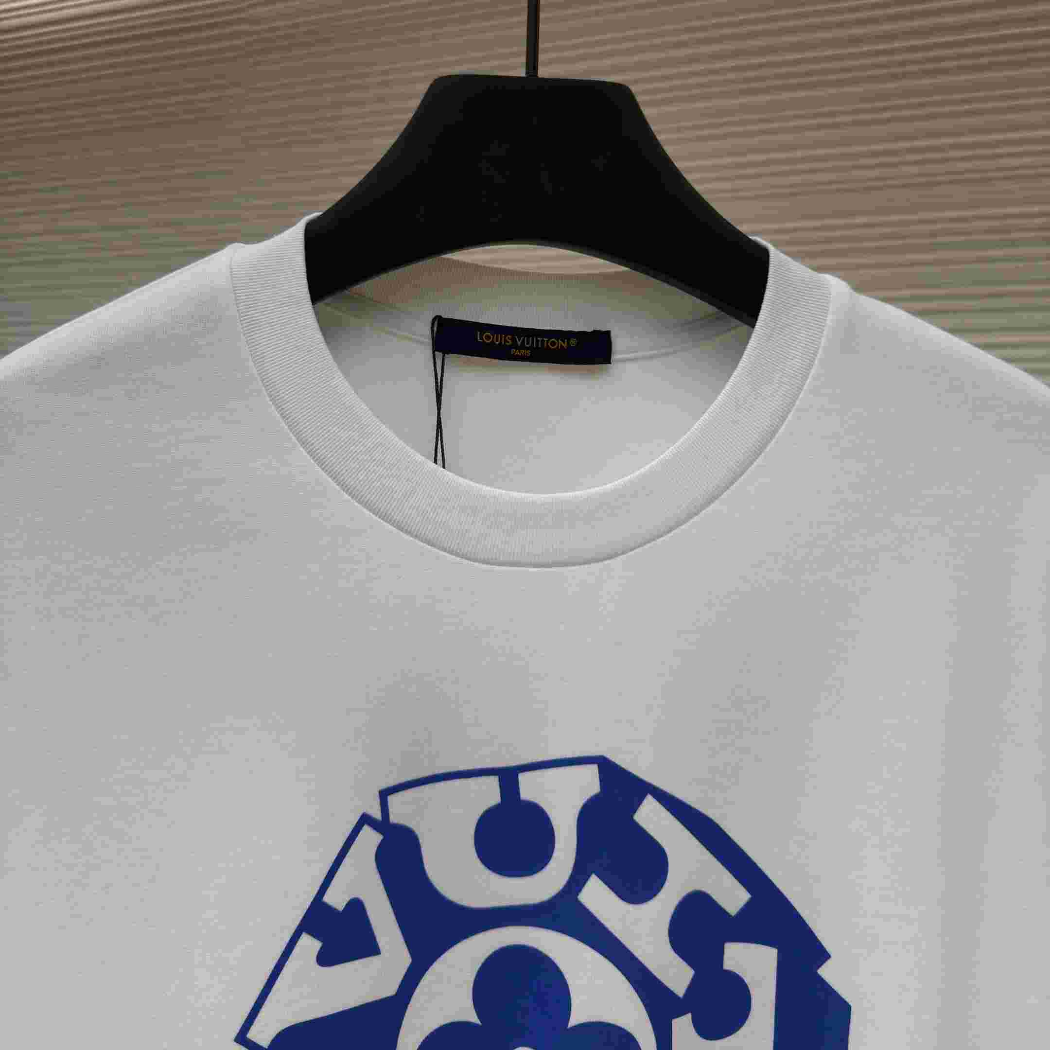 Louis Vuitton Printed Signature T-Shirt - EUR FASHION