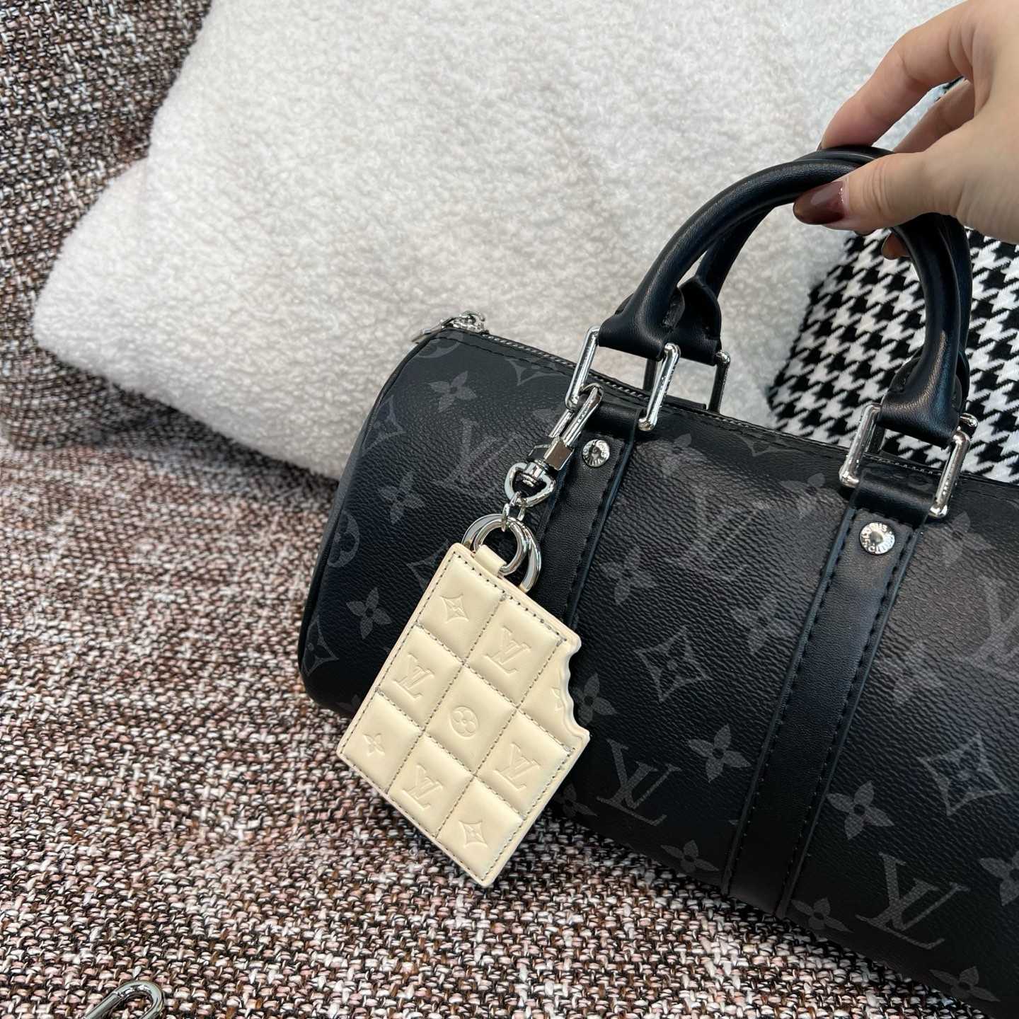 Louis Vuitton LV Chocolate Bar Key Holder and Bag Charm   M02875 - EUR FASHION