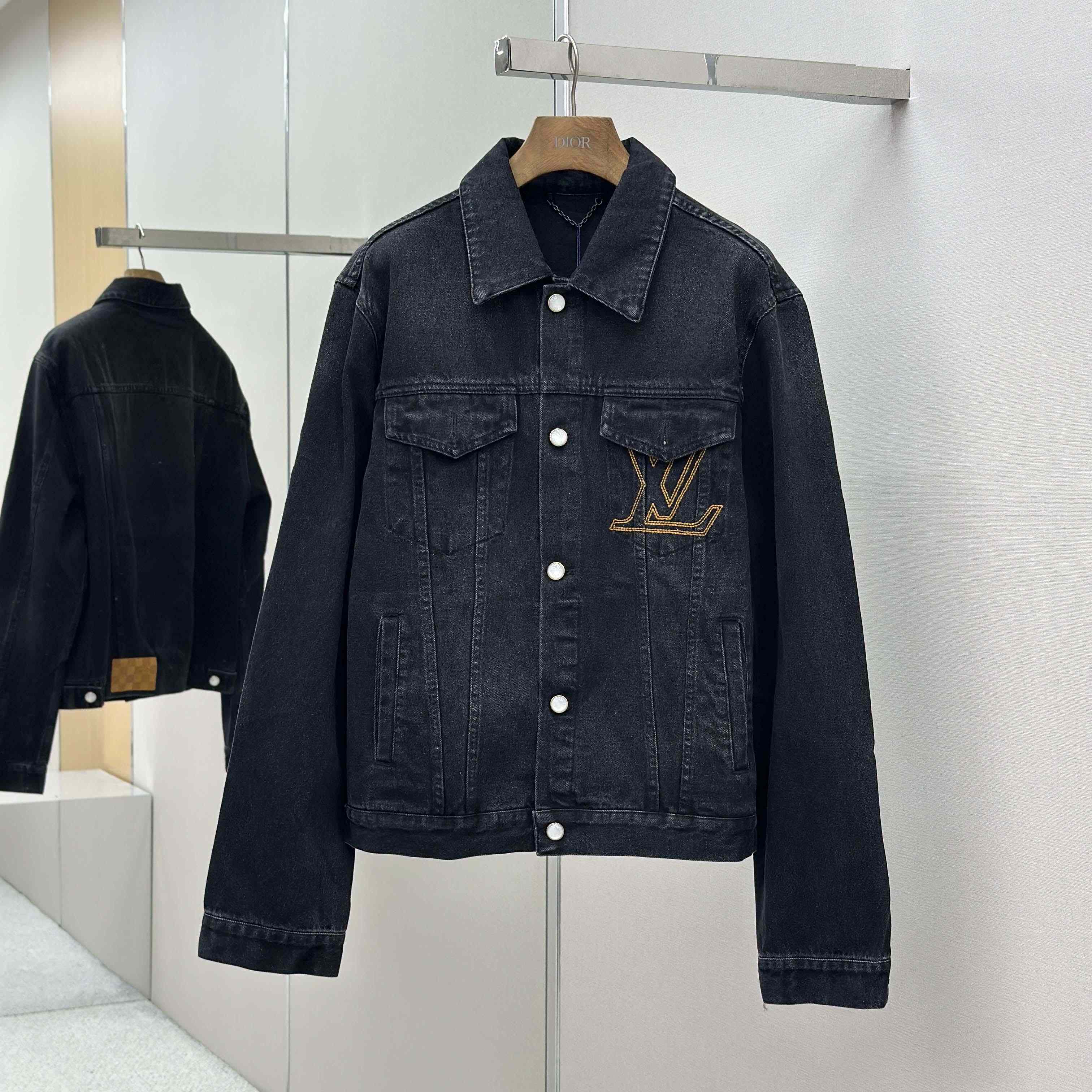 Louis Vuitton LV Denim Trucker Jacket   1AILKE - EUR FASHION