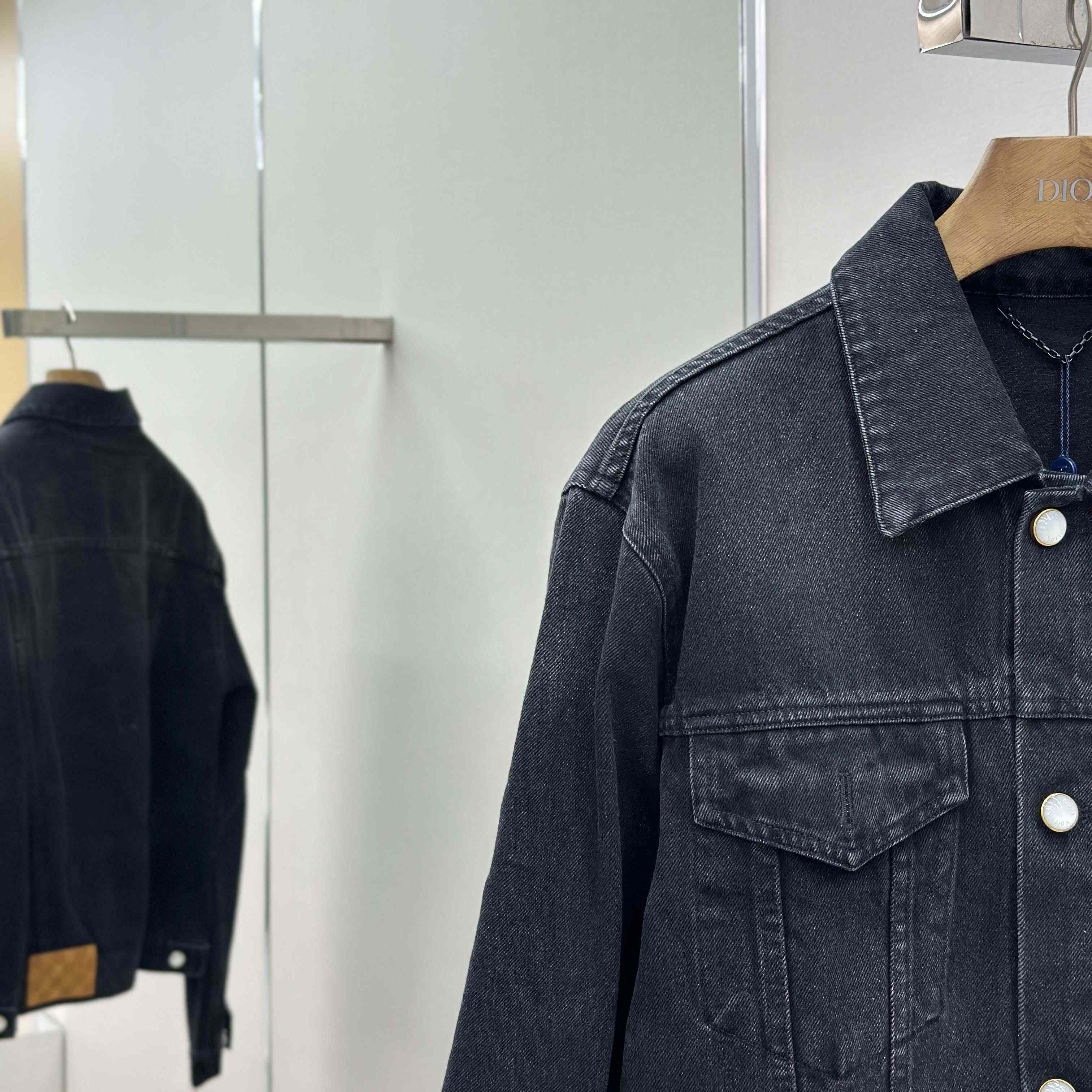 Louis Vuitton LV Denim Trucker Jacket   1AILKE - EUR FASHION