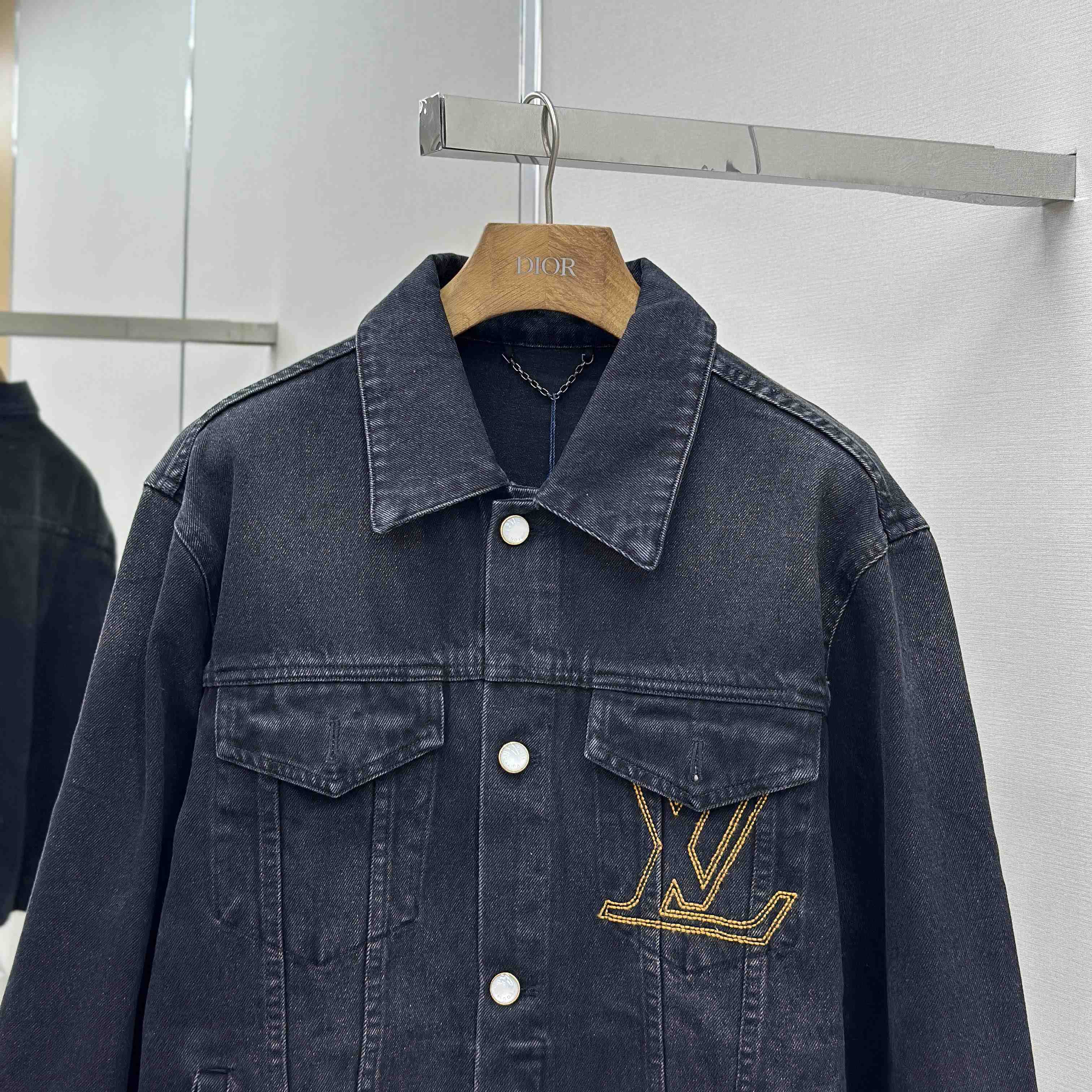 Louis Vuitton LV Denim Trucker Jacket   1AILKE - EUR FASHION