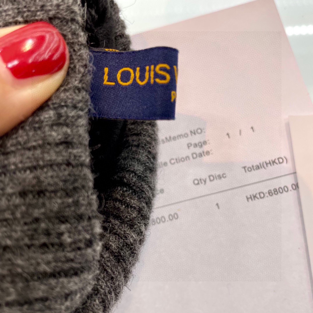 Louis Vuitton Men's Gloves  - EUR FASHION