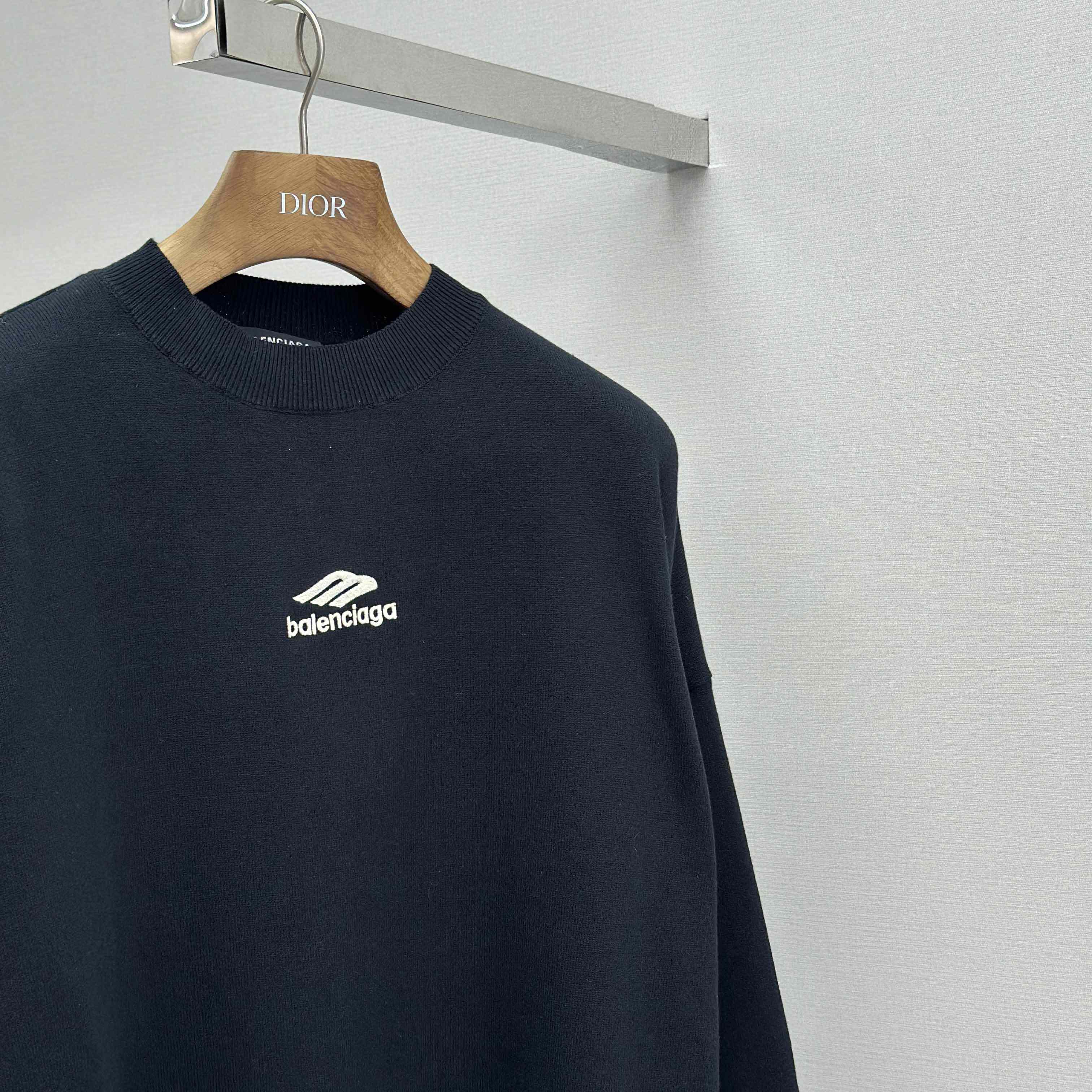 Balenciaga Ski Crewneck Sweater In Black - EUR FASHION