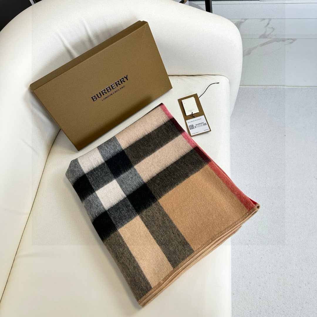 Burberry Reversible Monogram Wool Cashmere Jacquard Cape - EUR FASHION