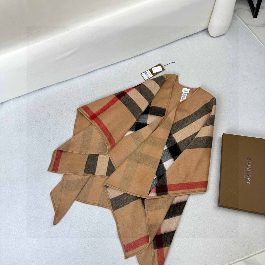 Burberry Reversible Monogram Wool Cashmere Jacquard Cape - EUR FASHION