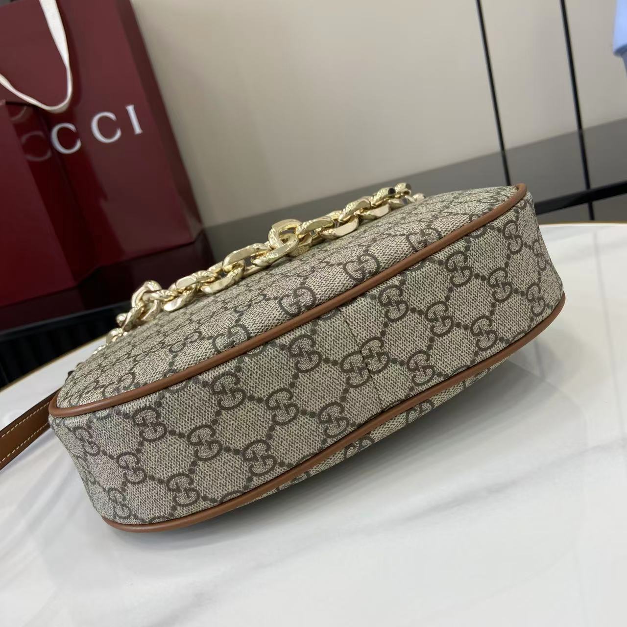 Gucci GG Emblem Medium Shoulder Bag - EUR FASHION