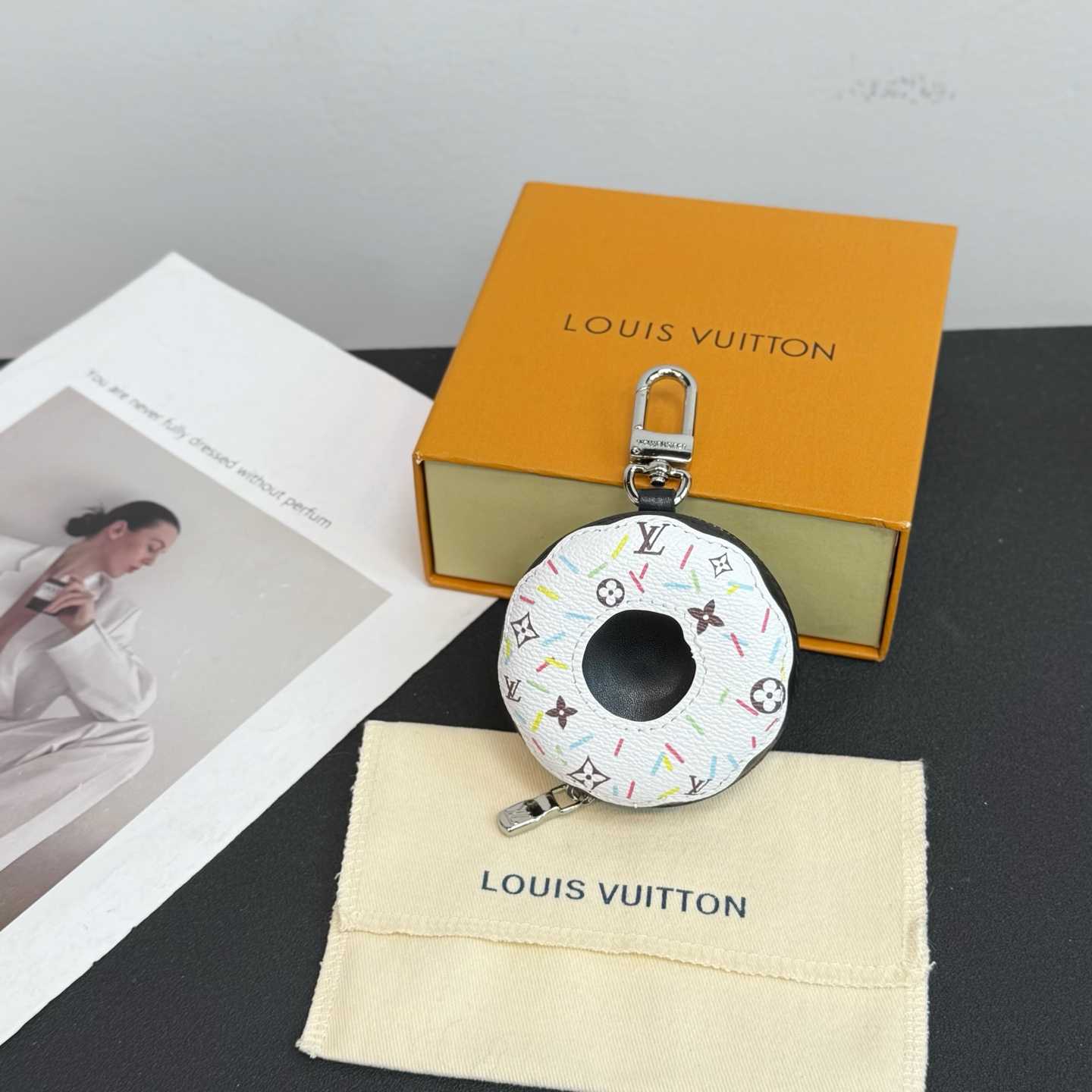 Louis Vuitton LV Donut Bag Charm    - EUR FASHION