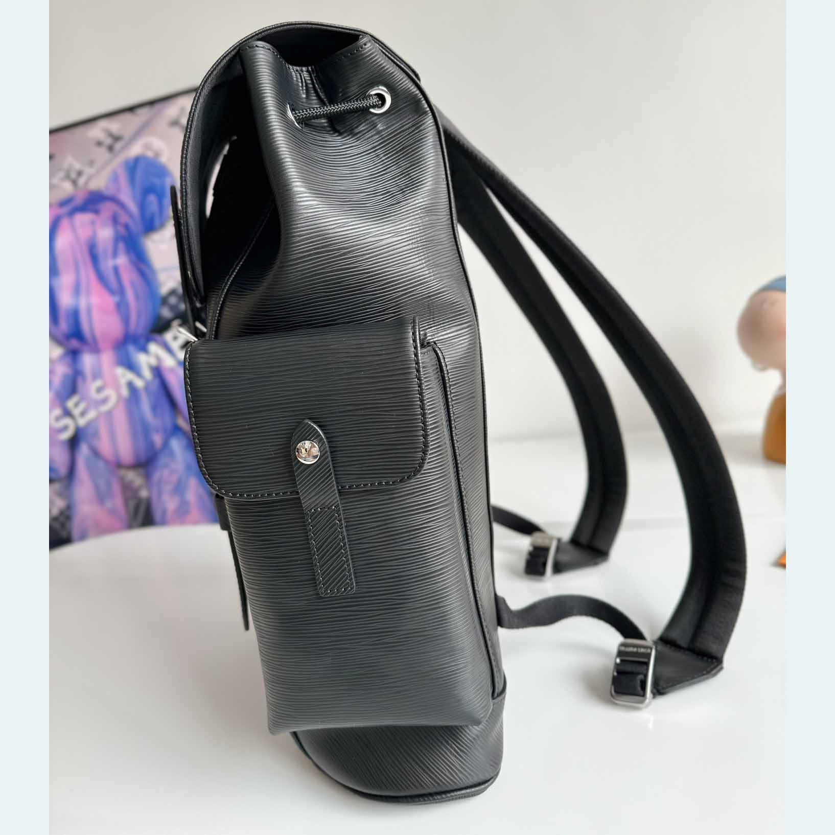 Louis Vuitton Christopher MM      M24326 - EUR FASHION