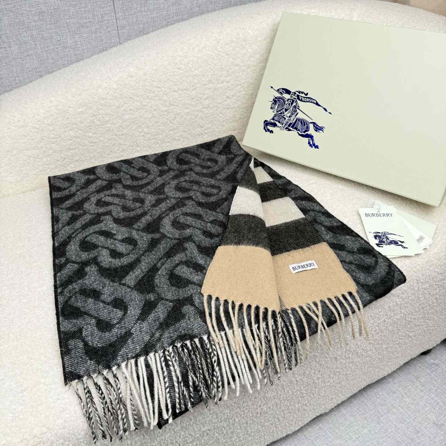 Burberry Reversible Check And Monogram Cashmere Scarf  - EUR FASHION