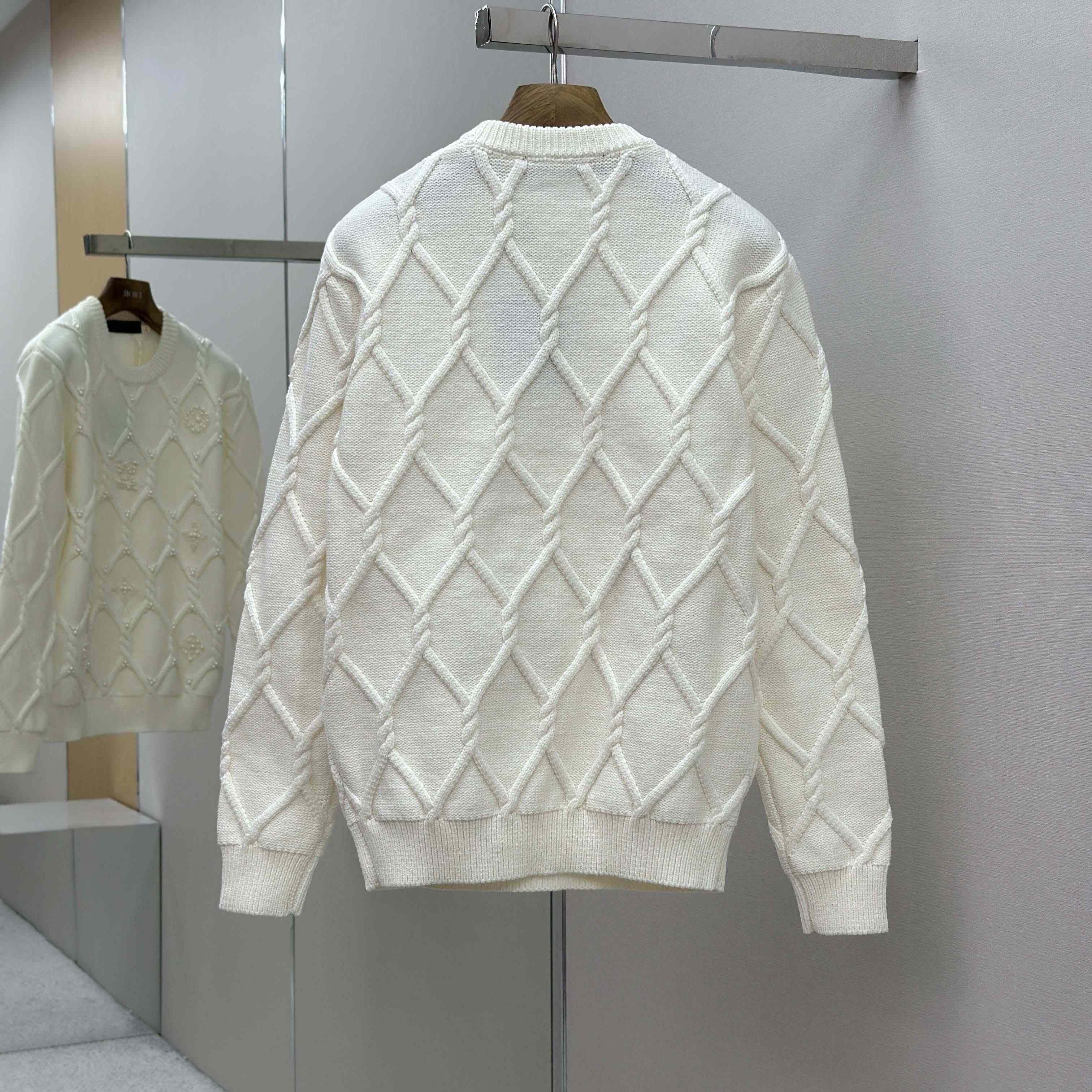 Louis Vuitton Embellished Cable Knit Wool Blend Pullover   1AGJUZ - EUR FASHION