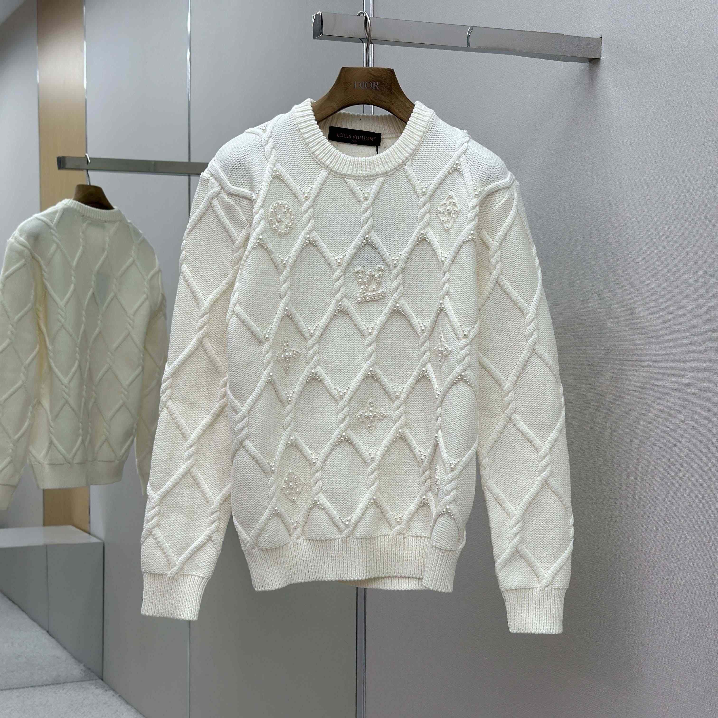 Louis Vuitton Embellished Cable Knit Wool Blend Pullover   1AGJUZ - EUR FASHION