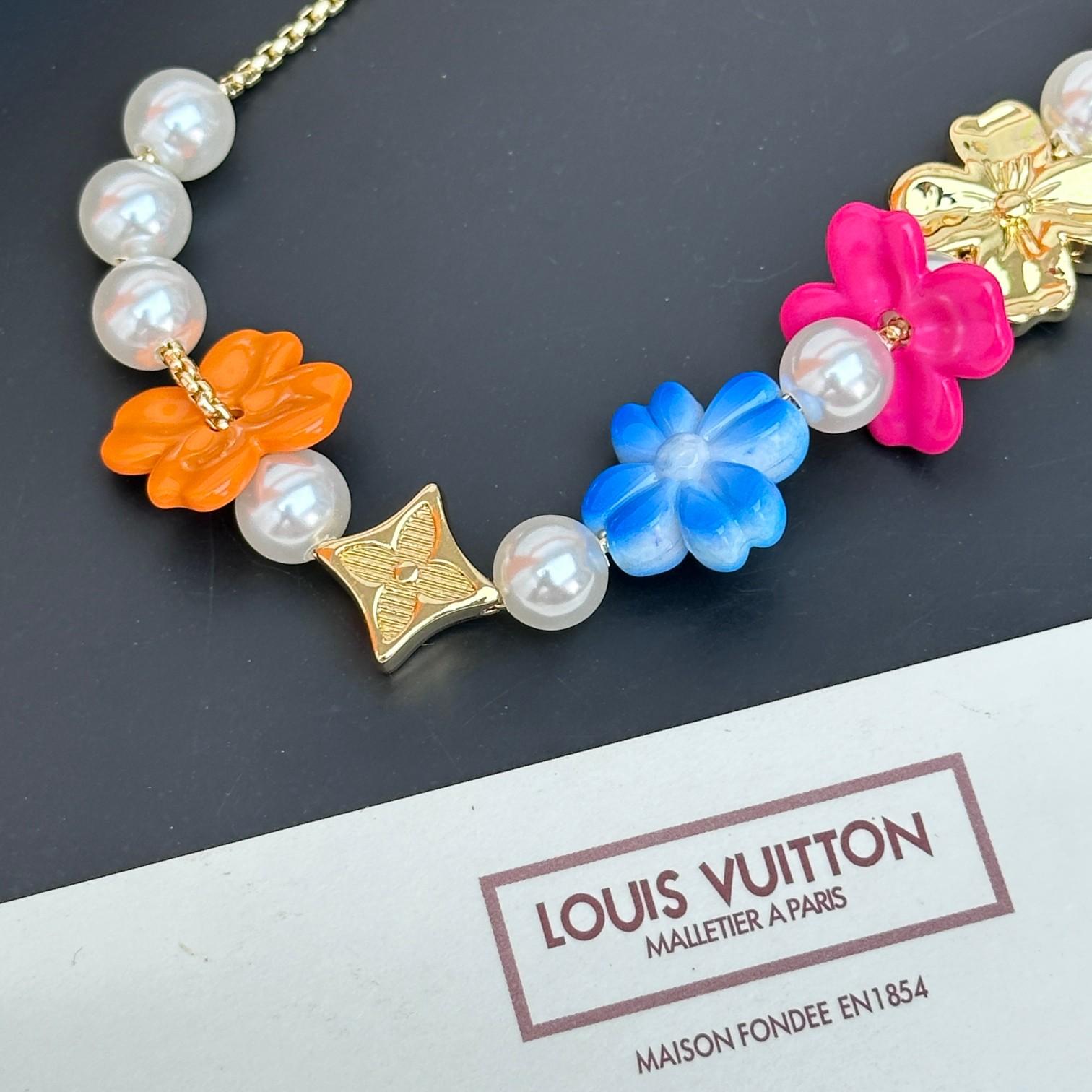 Louis Vuitton LV Surfin' Flower Necklace  - EUR FASHION