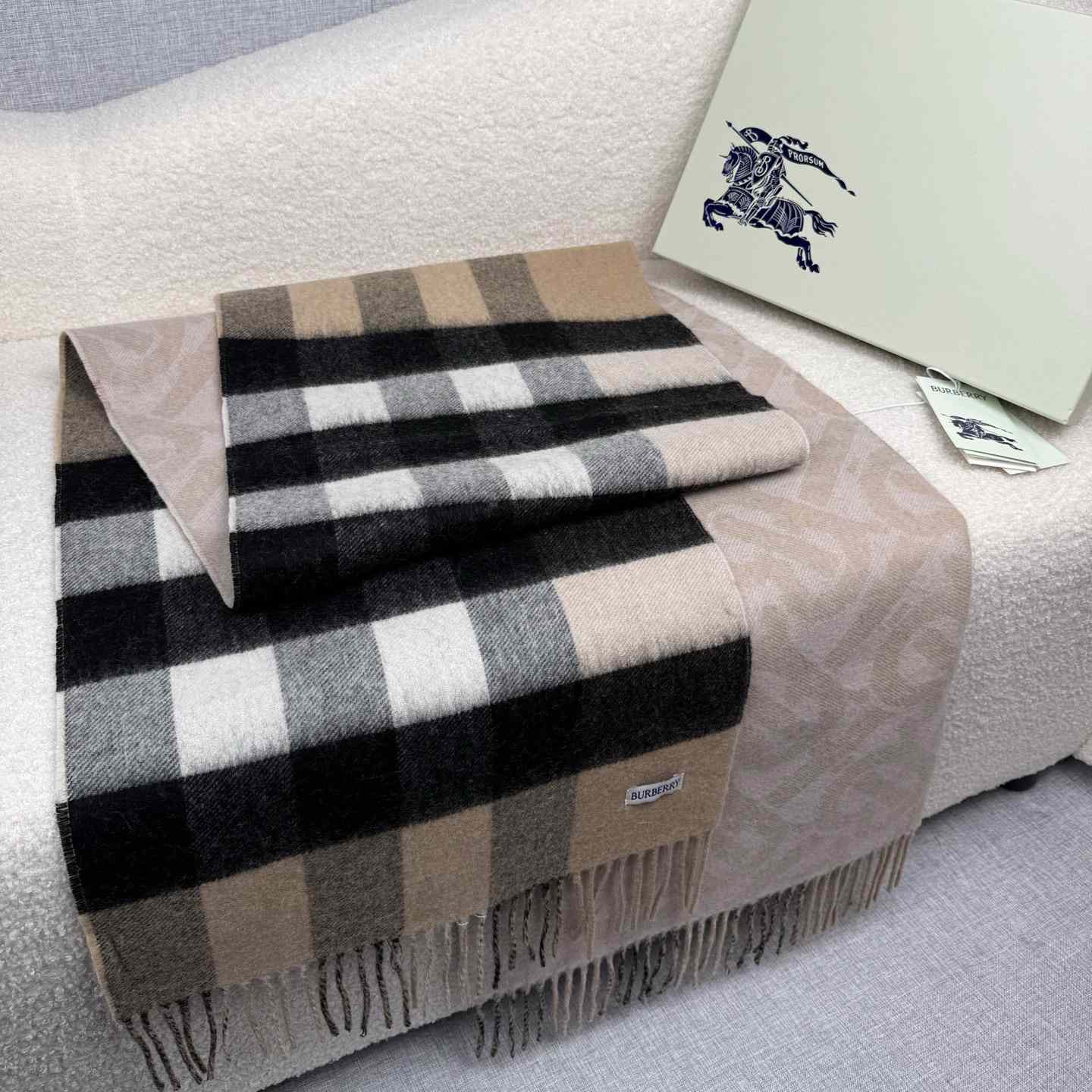 Burberry Reversible Check And Monogram Cashmere Scarf  - EUR FASHION
