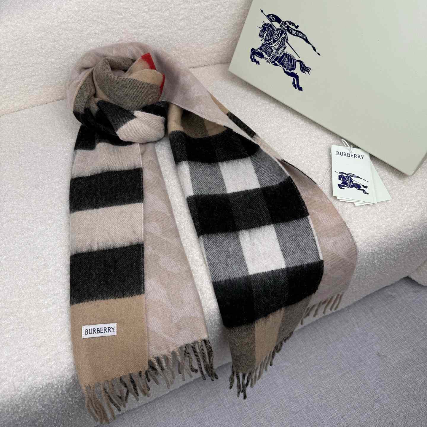 Burberry Reversible Check And Monogram Cashmere Scarf  - EUR FASHION