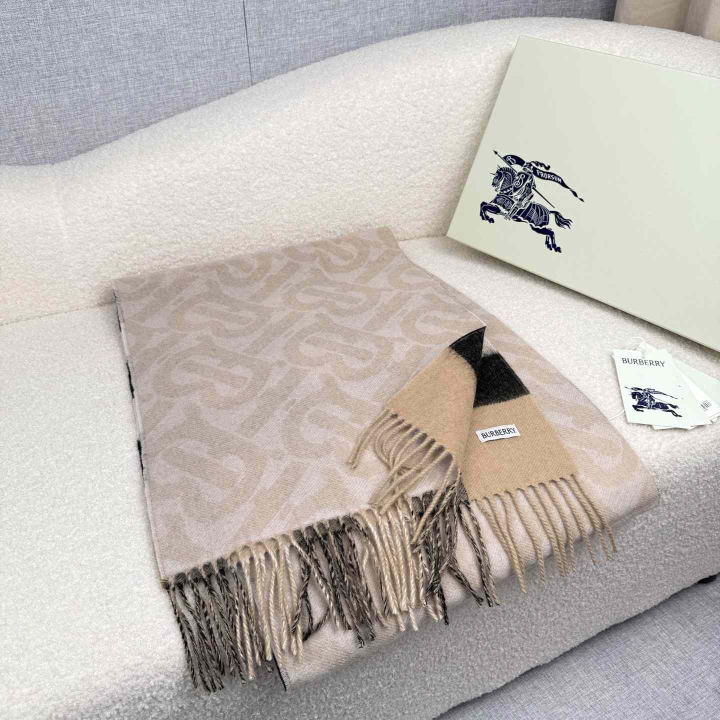 Burberry Reversible Check And Monogram Cashmere Scarf  - EUR FASHION