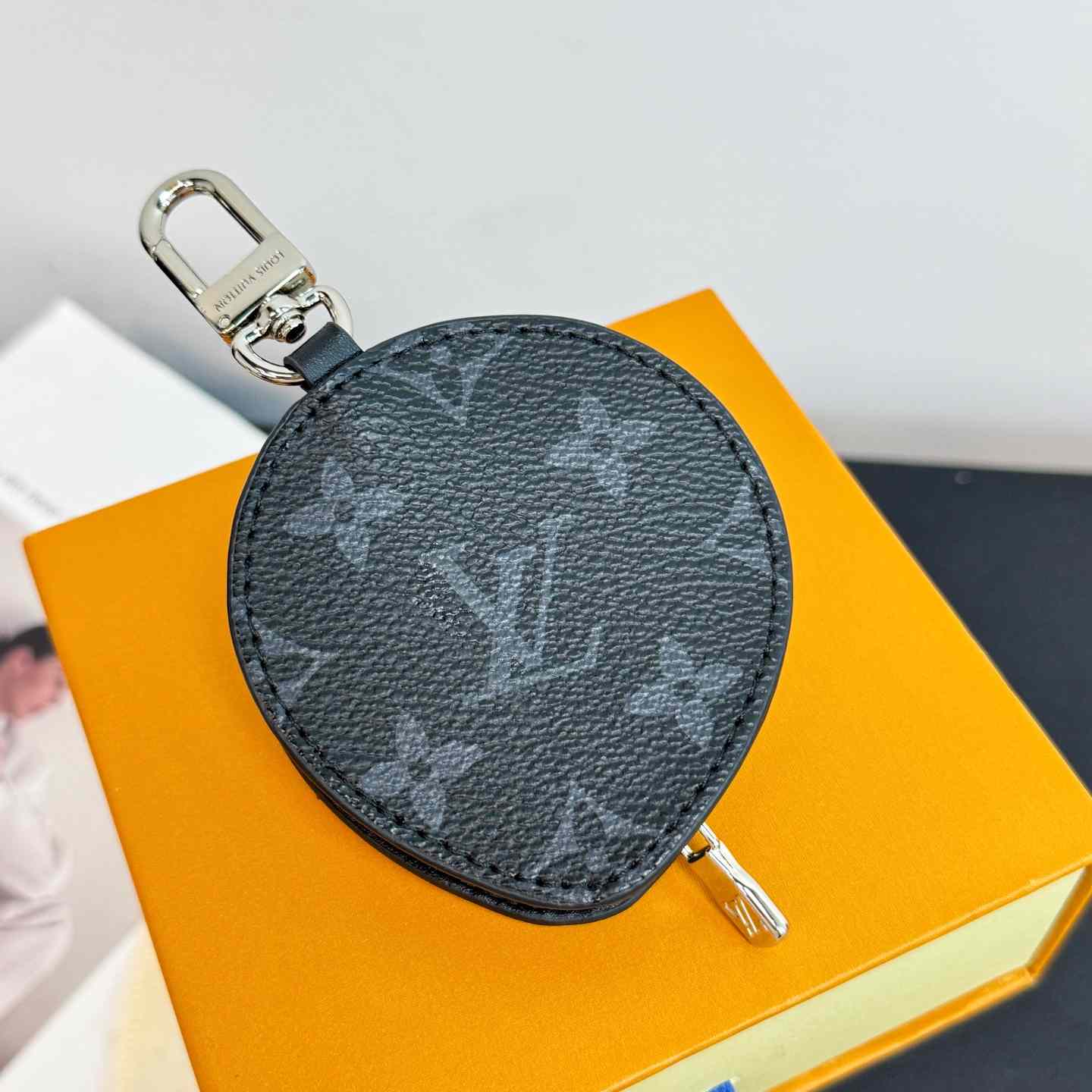 Louis Vuitton LV Alien Bag Charm - EUR FASHION