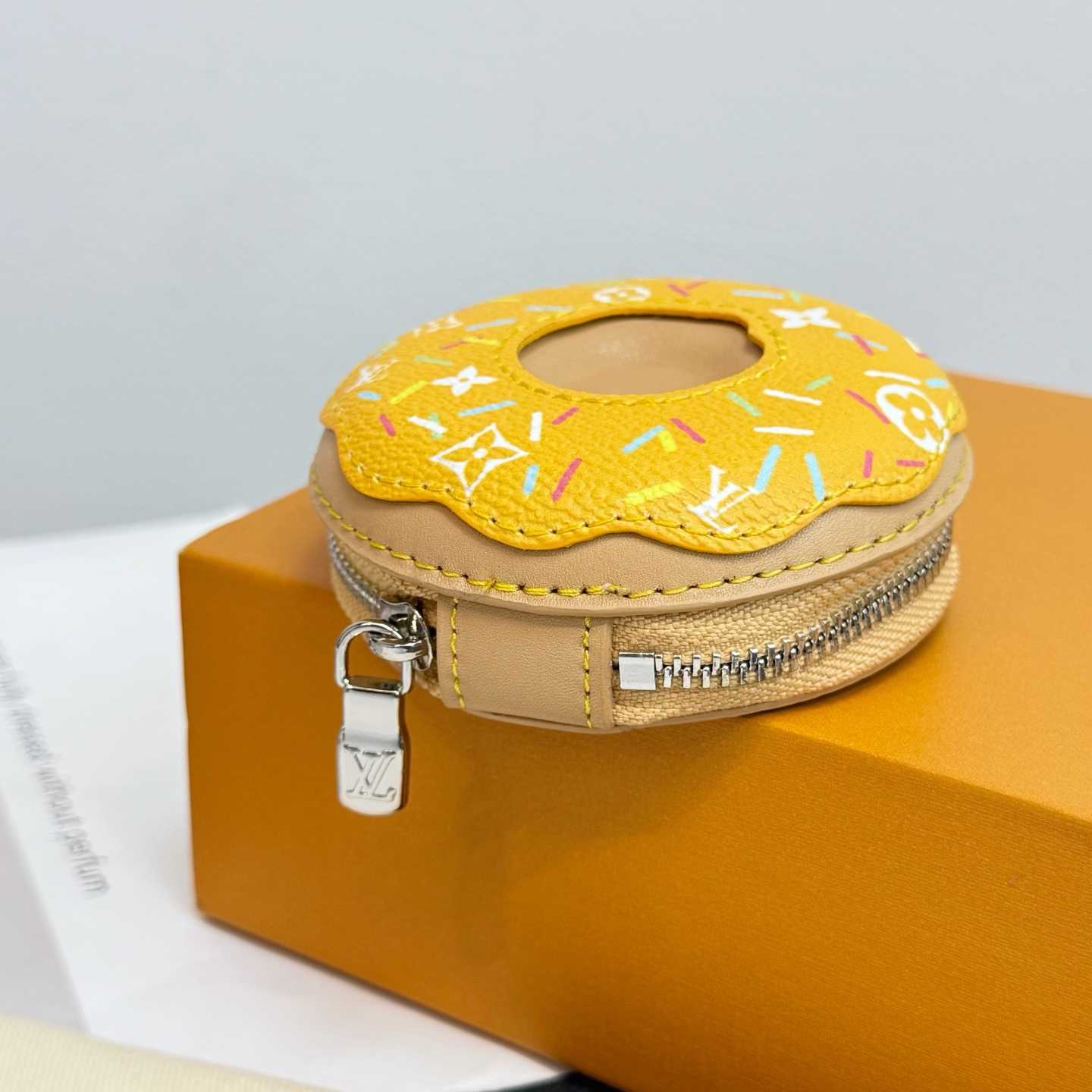 Louis Vuitton LV Donut Bag Charm    - EUR FASHION