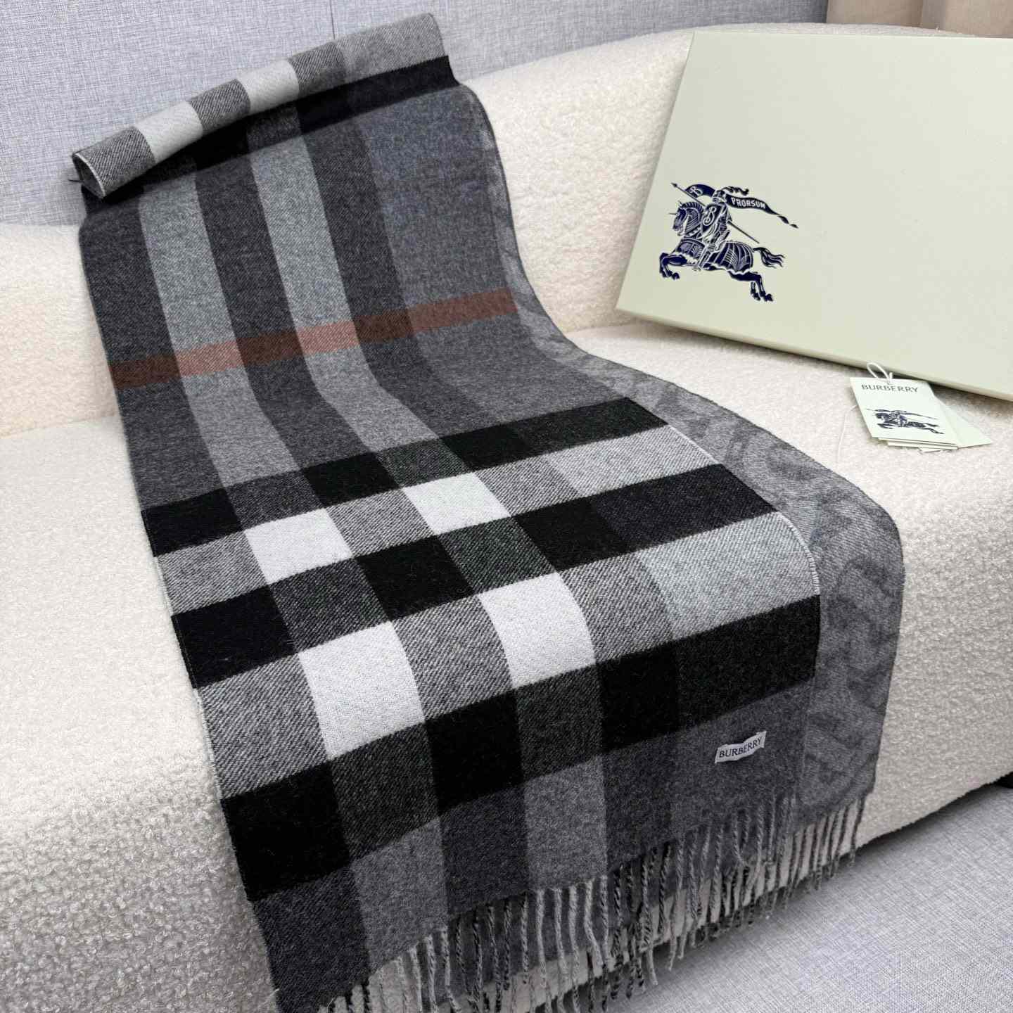 Burberry Reversible Check And Monogram Cashmere Scarf  - EUR FASHION