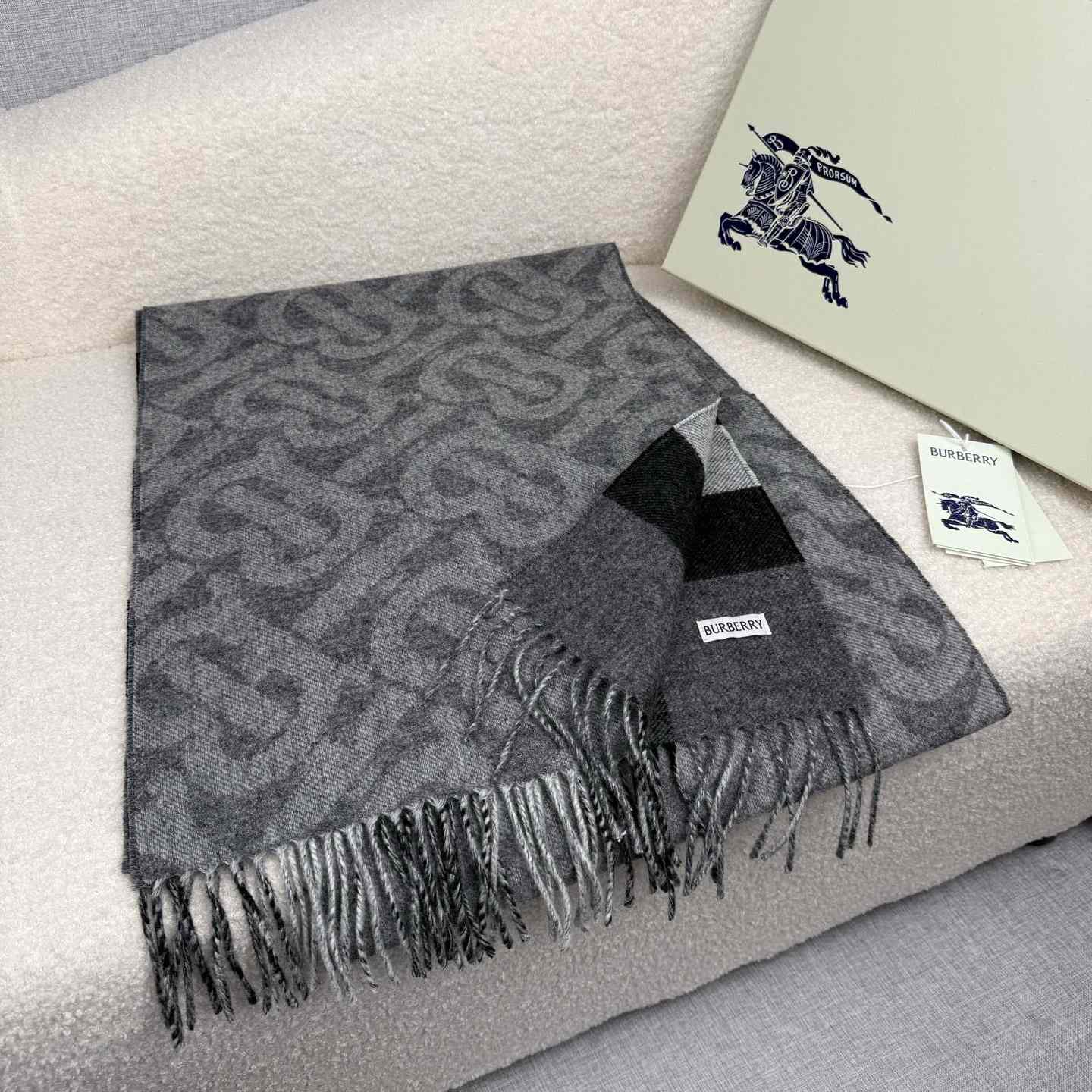 Burberry Reversible Check And Monogram Cashmere Scarf  - EUR FASHION