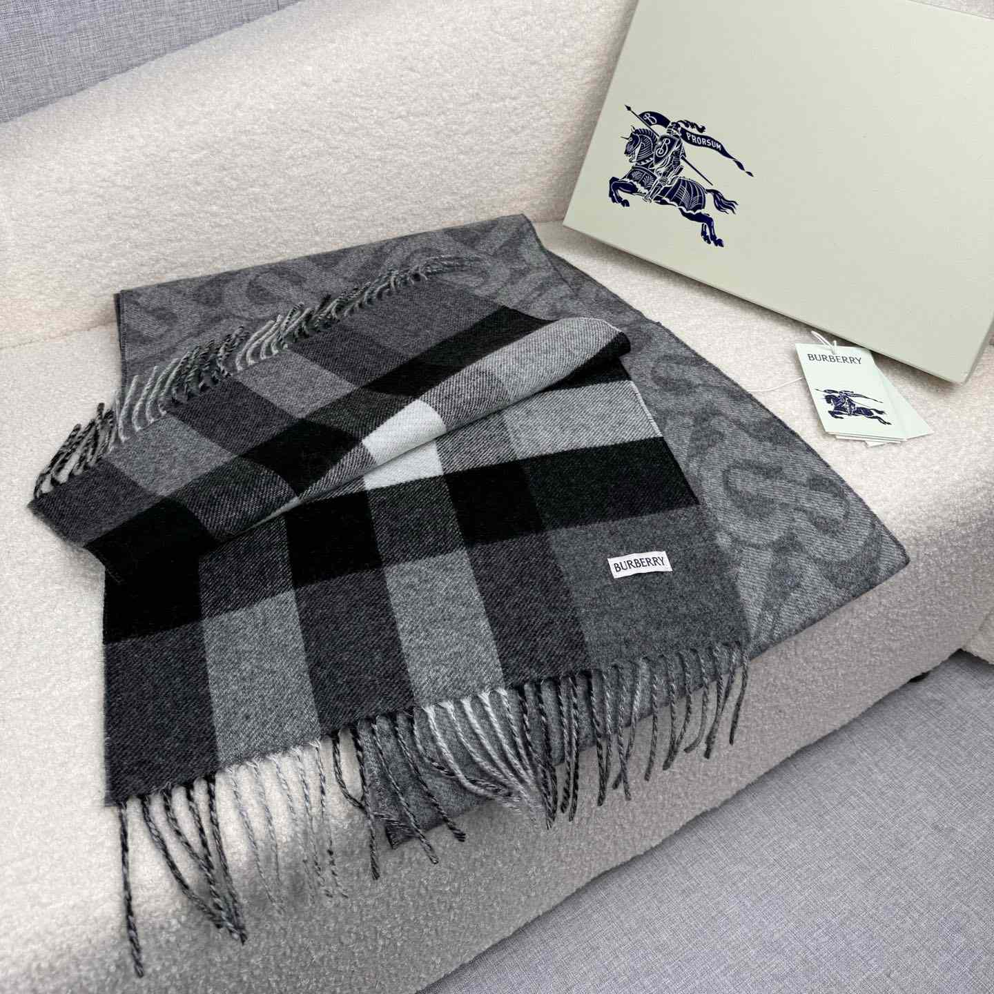 Burberry Reversible Check And Monogram Cashmere Scarf  - EUR FASHION