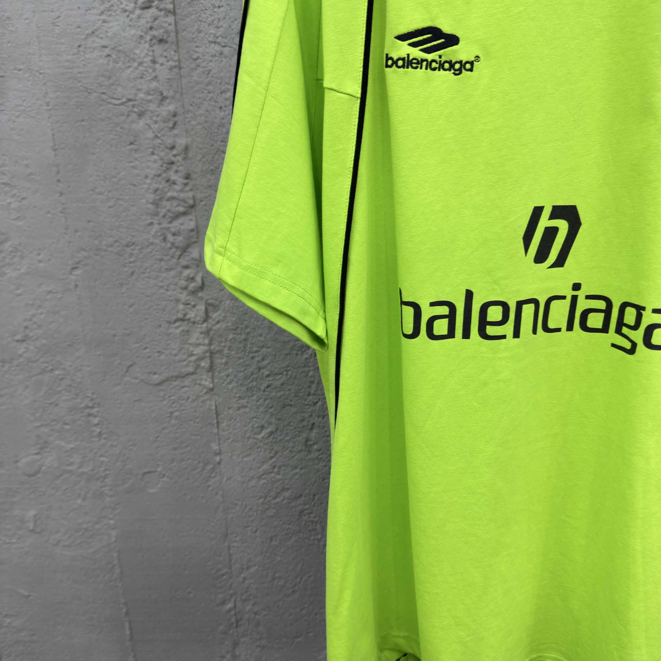 Balenciaga Paris Soccer T-Shirt Oversized  - EUR FASHION