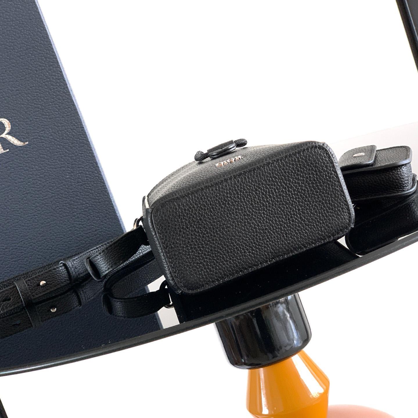 Dior Mini Bucket Bag  - EUR FASHION