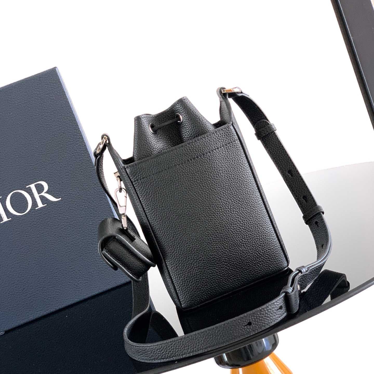 Dior Mini Bucket Bag  - EUR FASHION