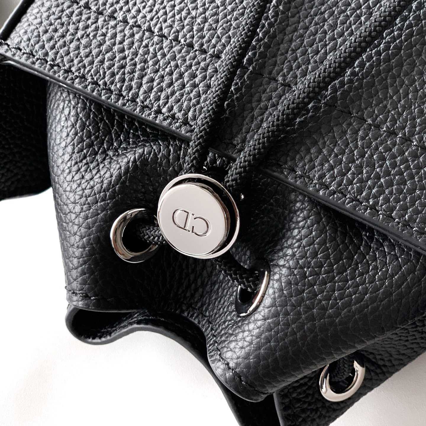 Dior Mini Bucket Bag  - EUR FASHION