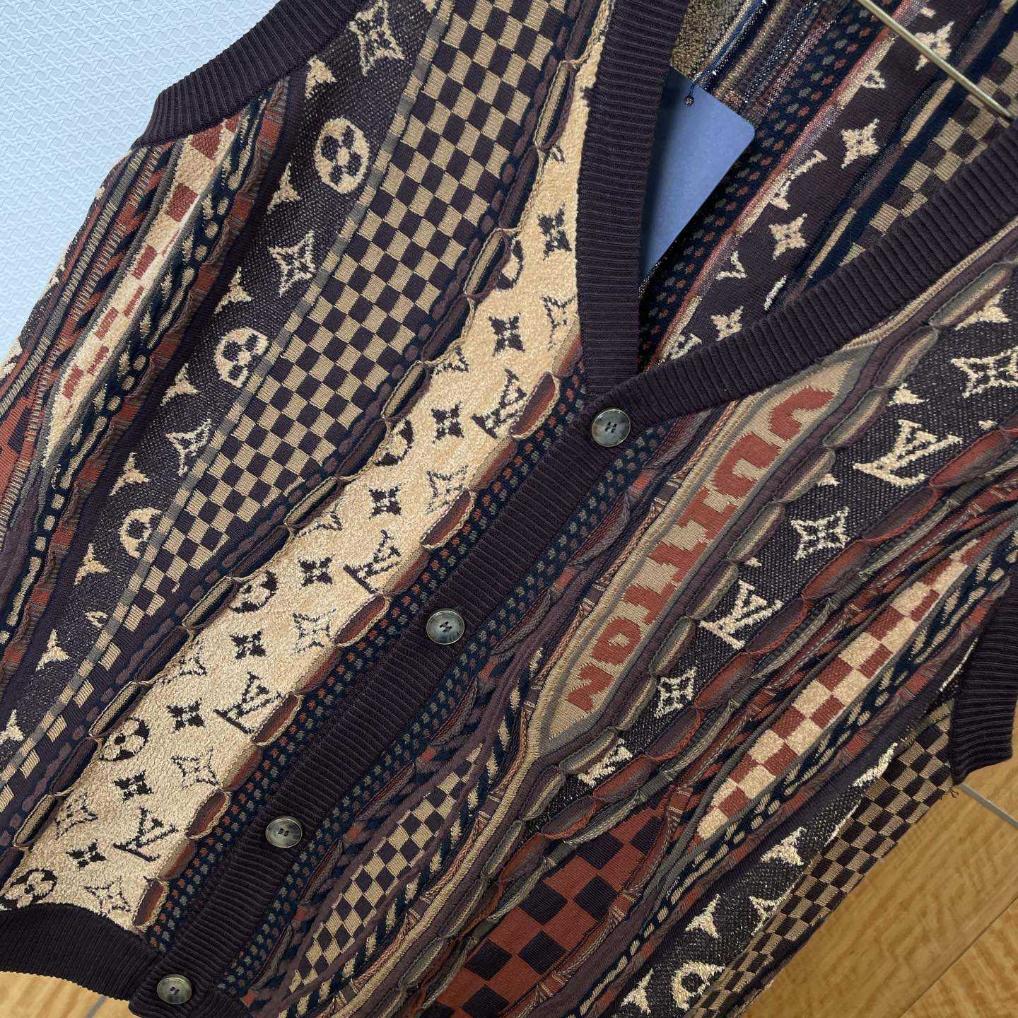 Louis Vuitton Cardigan Vest   1AIM64 - EUR FASHION