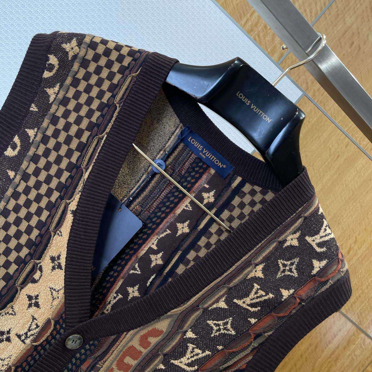Louis Vuitton Cardigan Vest   1AIM64 - EUR FASHION