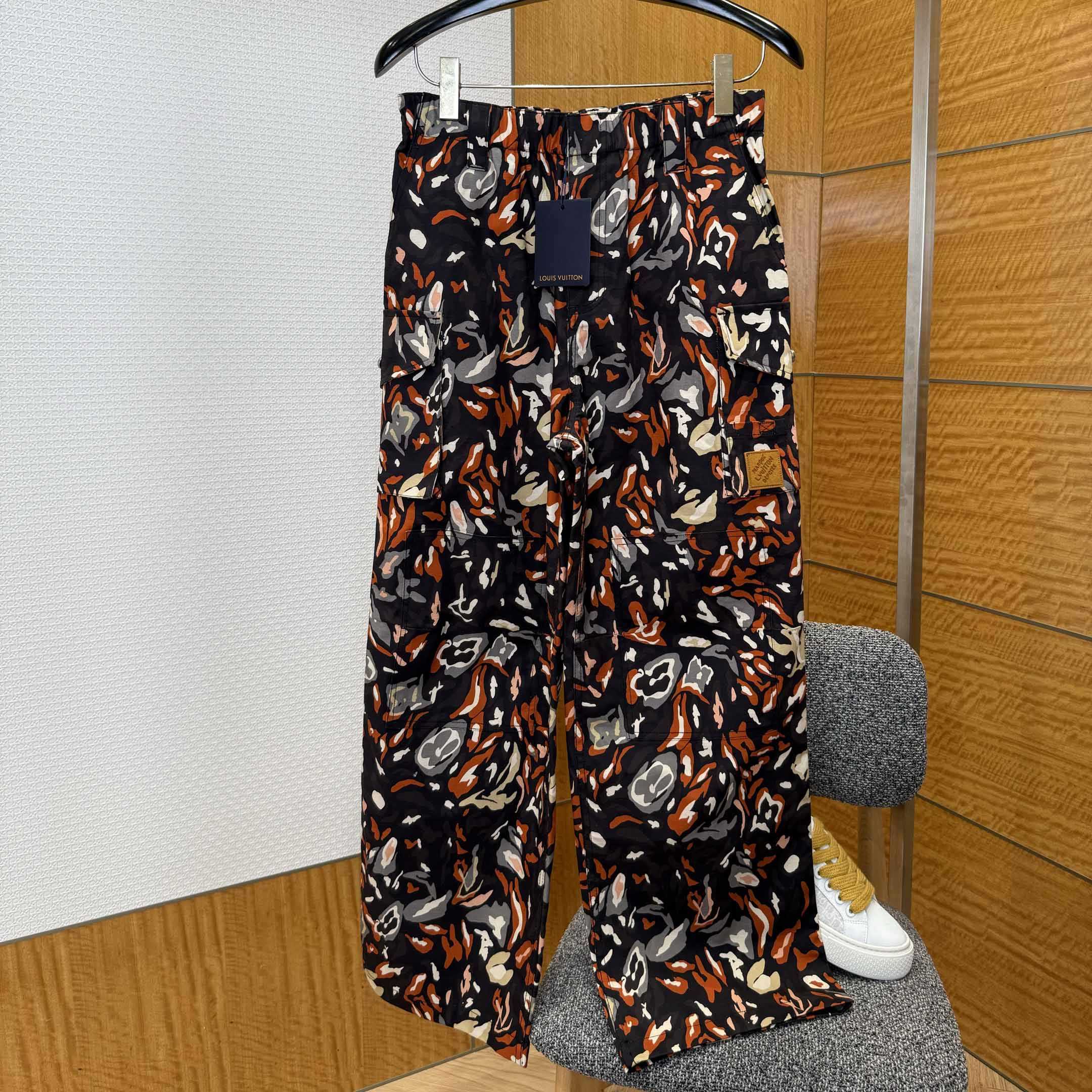 Louis Vuitton Multi Pocket Cargo Pants    - EUR FASHION