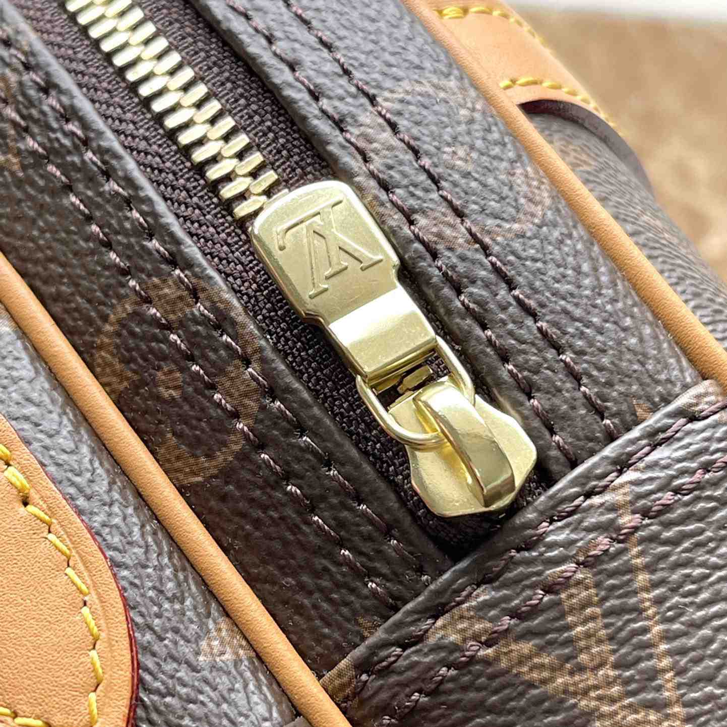 Louis Vuitton Monogram Shoulder Bag (28 x 21 x 11 cm) - EUR FASHION