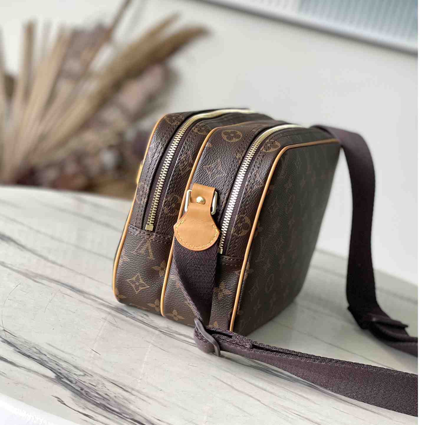 Louis Vuitton Monogram Shoulder Bag (28 x 21 x 11 cm) - EUR FASHION