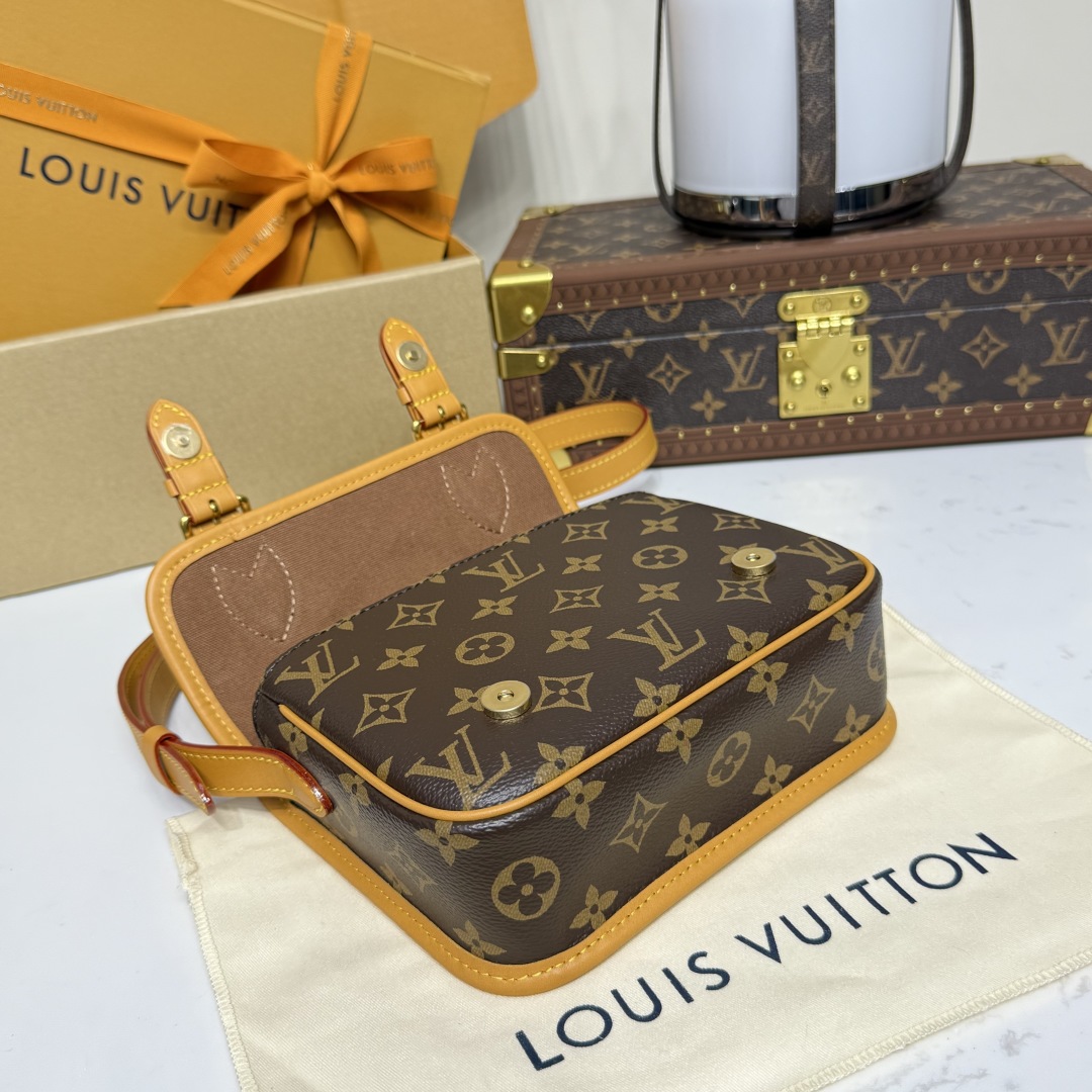 Louis Vuitton Satchel Wearable Wallet   M26805 - EUR FASHION