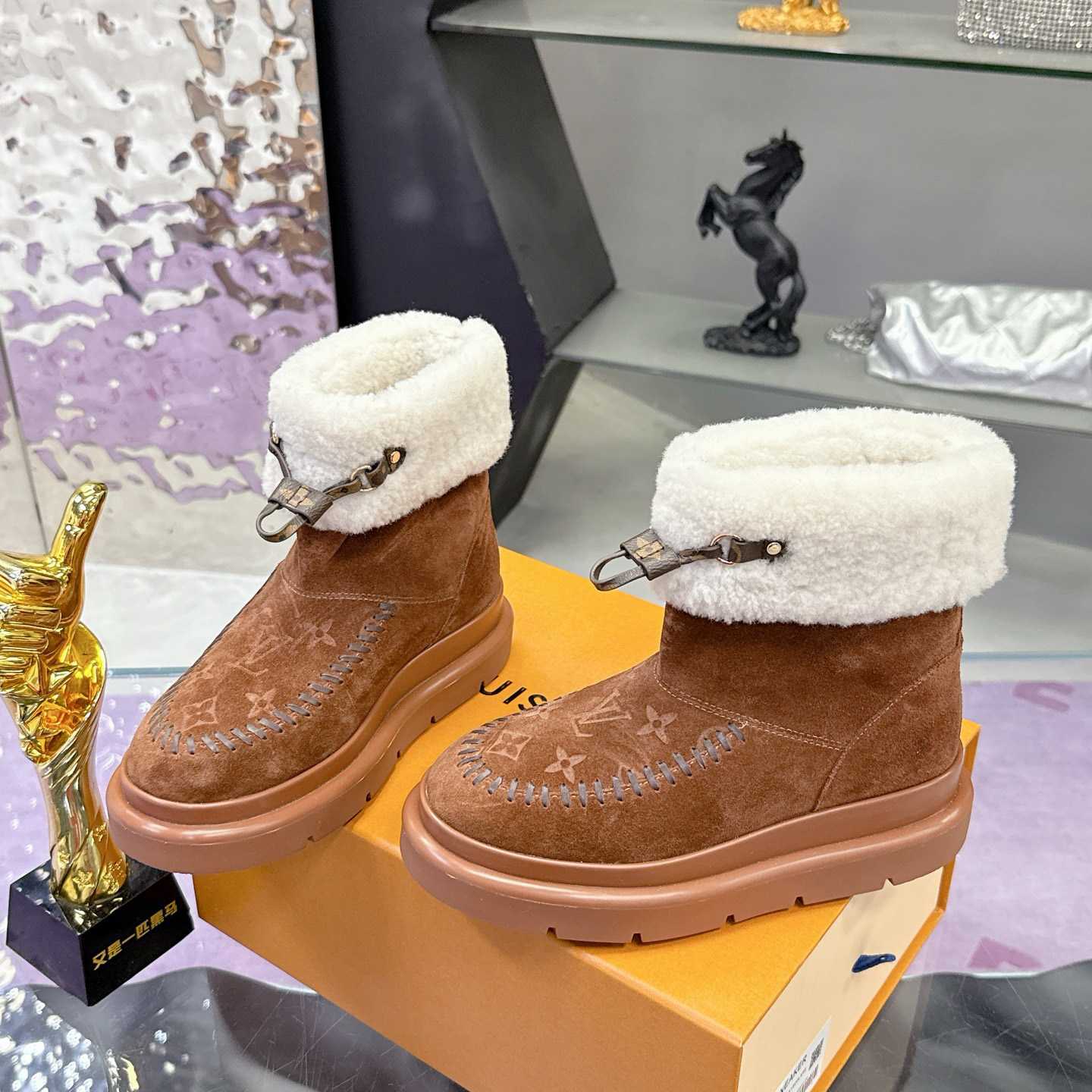 Louis Vuitton Cortina Ankle Boot   1AIUFE - EUR FASHION