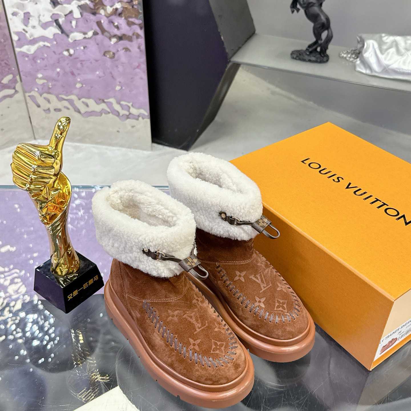 Louis Vuitton Cortina Ankle Boot   1AIUFE - EUR FASHION