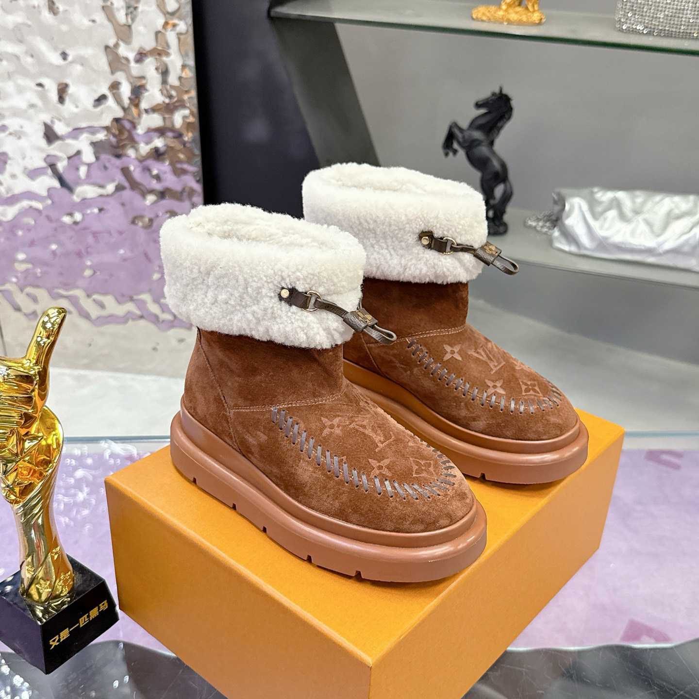 Louis Vuitton Cortina Ankle Boot   1AIUFE - EUR FASHION