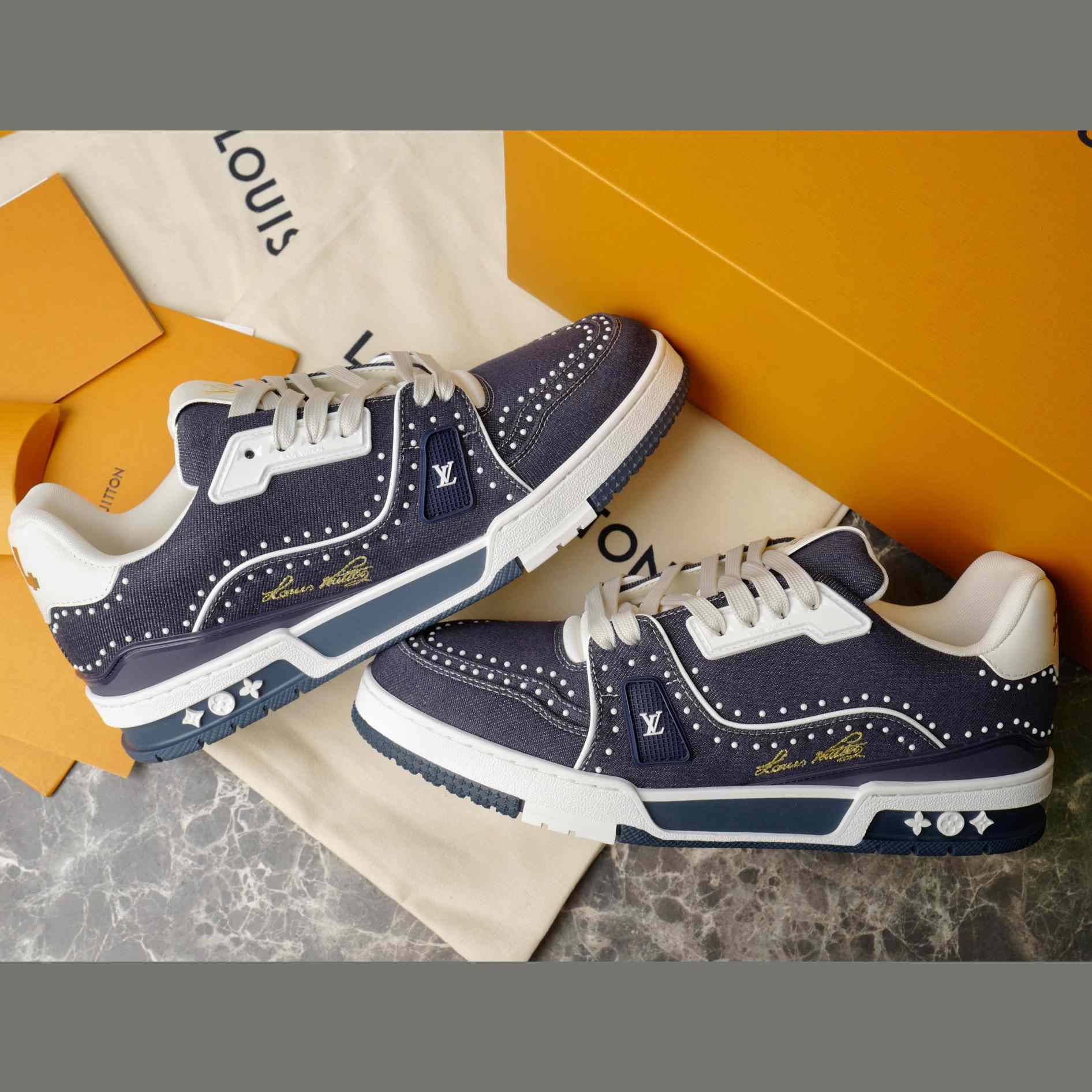 Louis Vuitton LV Trainer Sneaker   1AJ520 - EUR FASHION